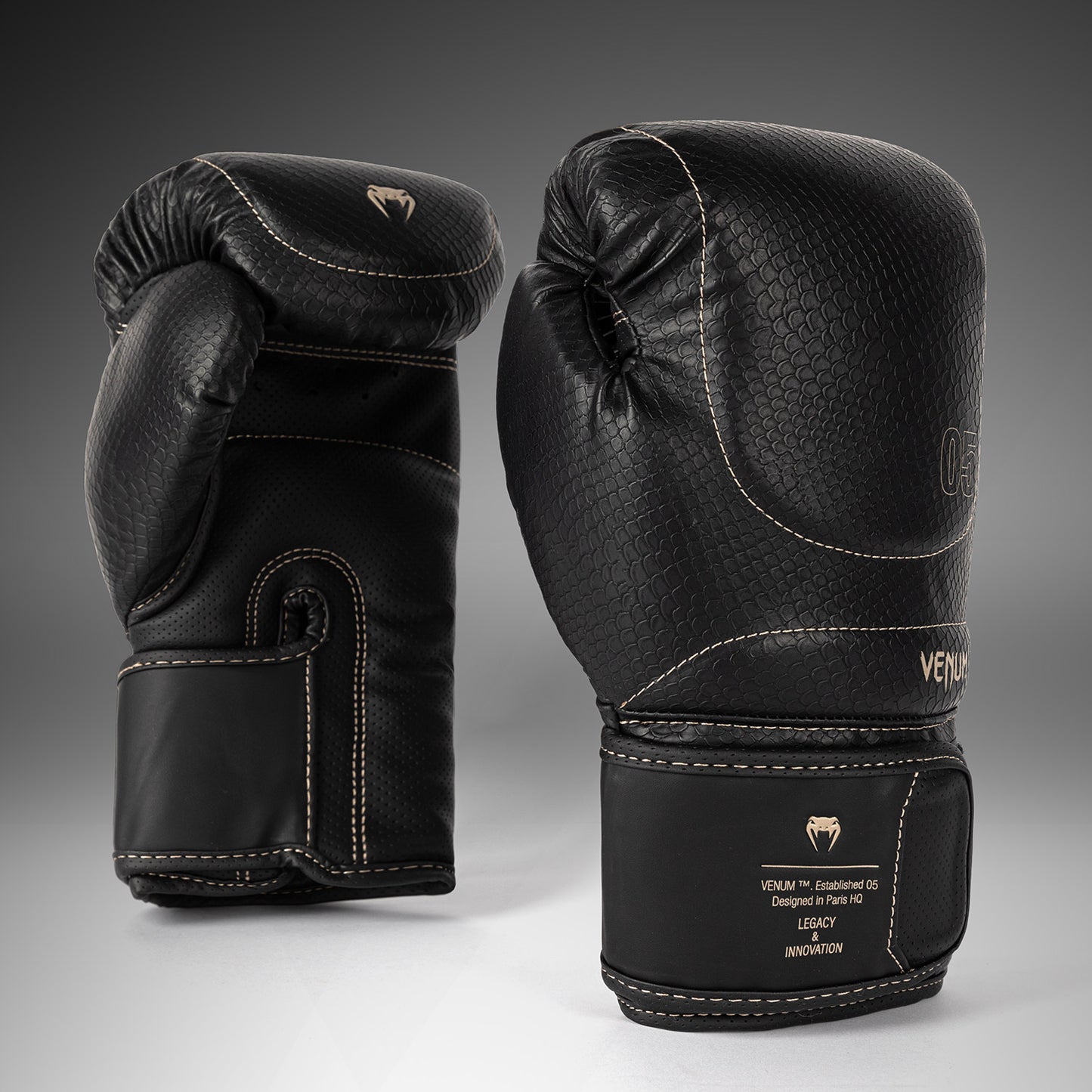 Venum Impact Evo Scales Boxhandschuhe – Schwarz