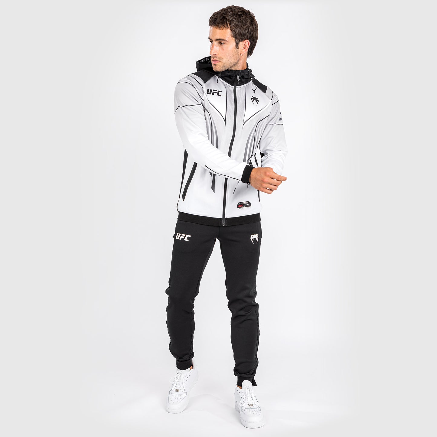UFC Venum Authentic Fight Night 2.0 Männer Walkout Hoodie - weiß