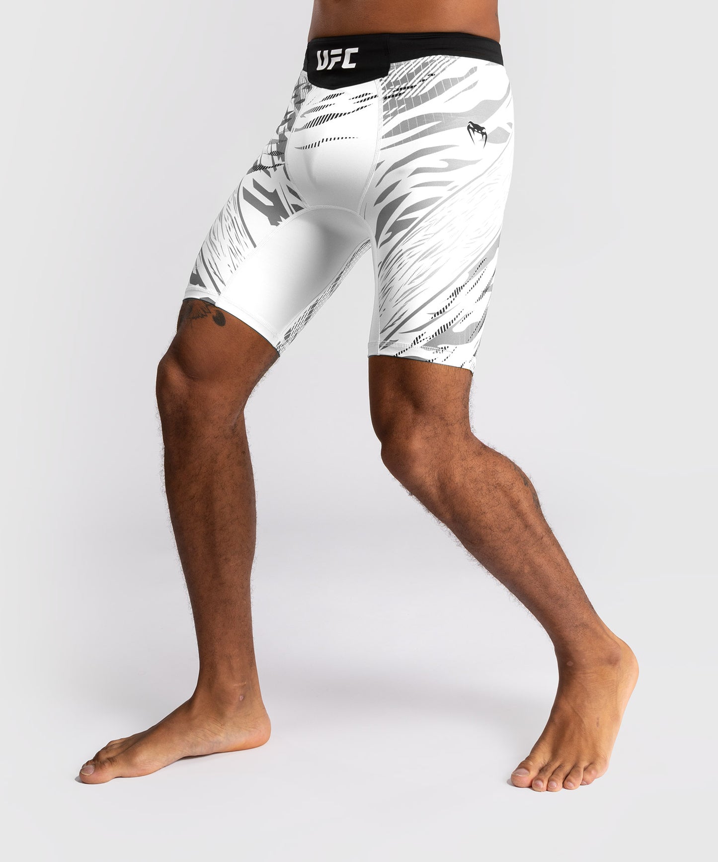 UFC Fusion by Venum Authentic Fight Night Herren Vale Tudo Short - Weiß