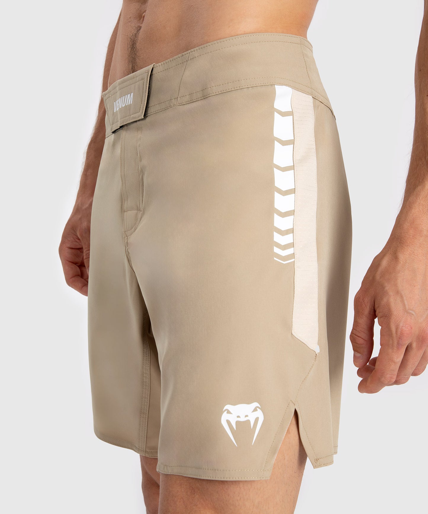 Venum Tempest Herren Kampfshorts - Beige/Sand