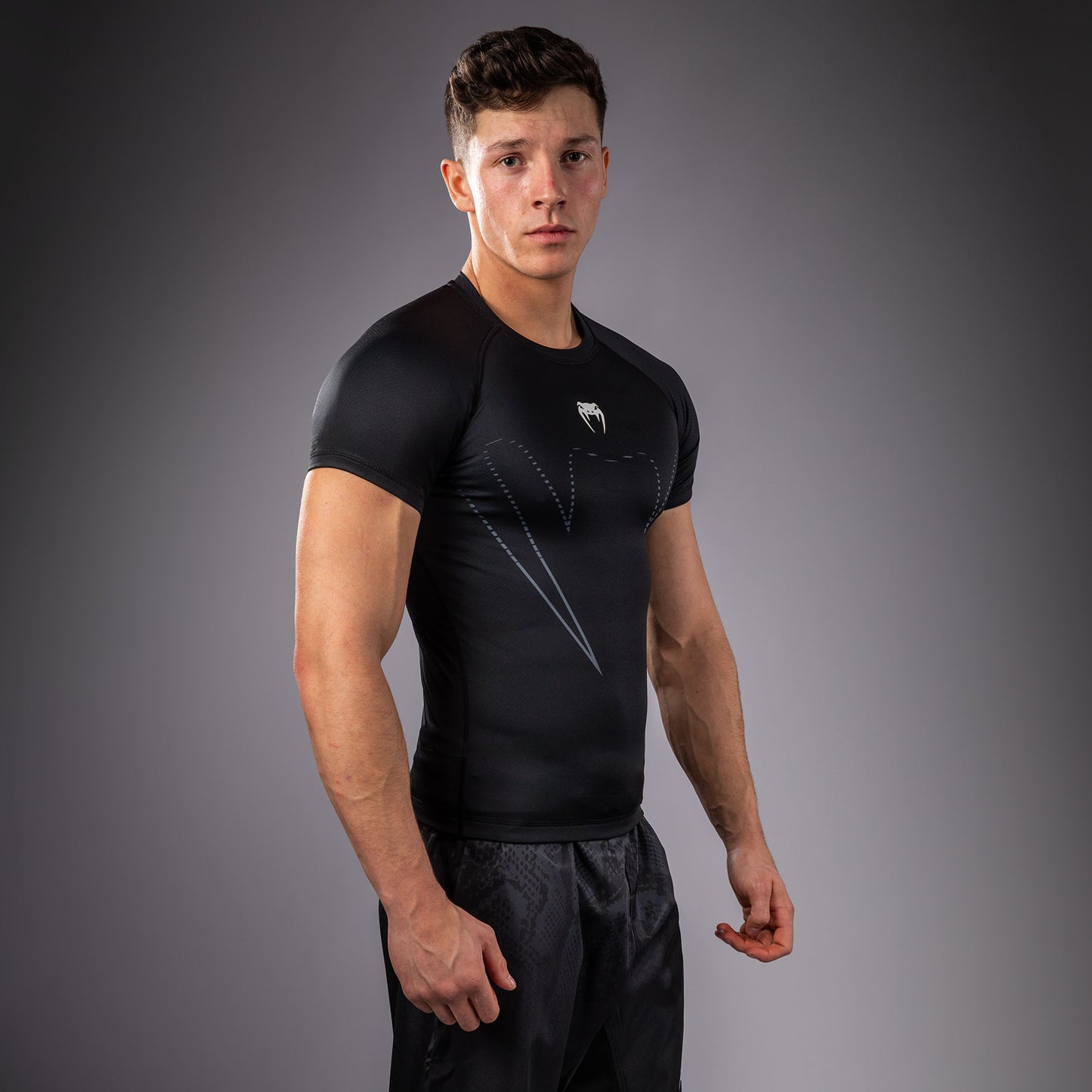 Venum Edge Rashguard Kurzarm – Schwarz/Sand