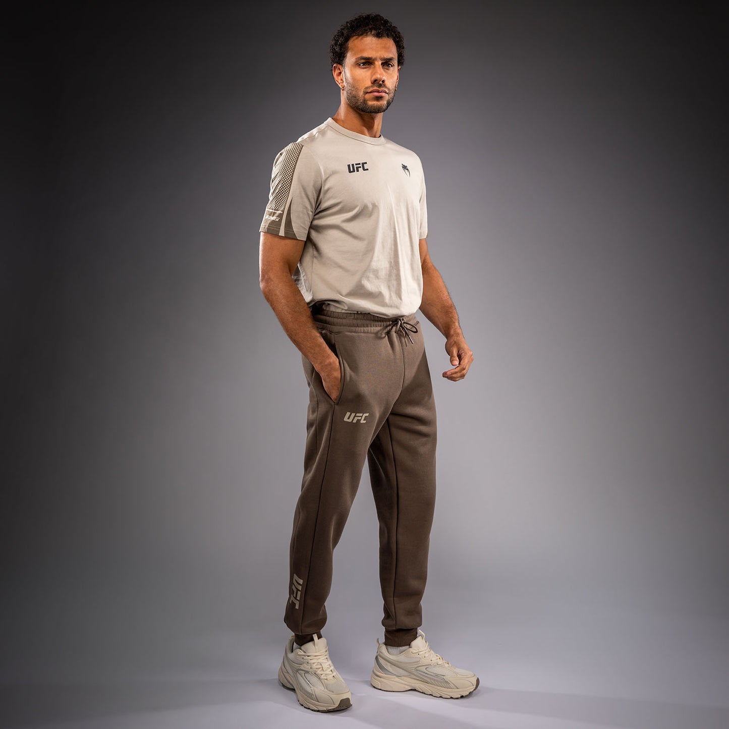 Venum UFC Unity by Venum Authentic Fight Week Herren-Baumwollhose - Braun