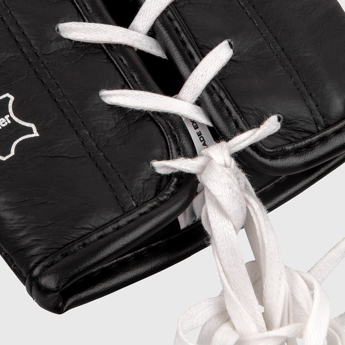 Venum Hammer Profi-Boxhandschuhe mit Schnürung - Schwarz/Weiß