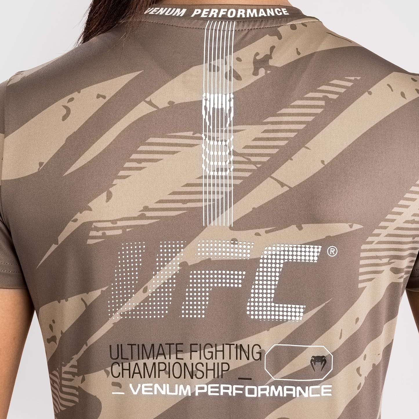 UFC Adrenaline by Venum Fight Week Frauen Dry-Tech-T-Shirt - Desert Camo