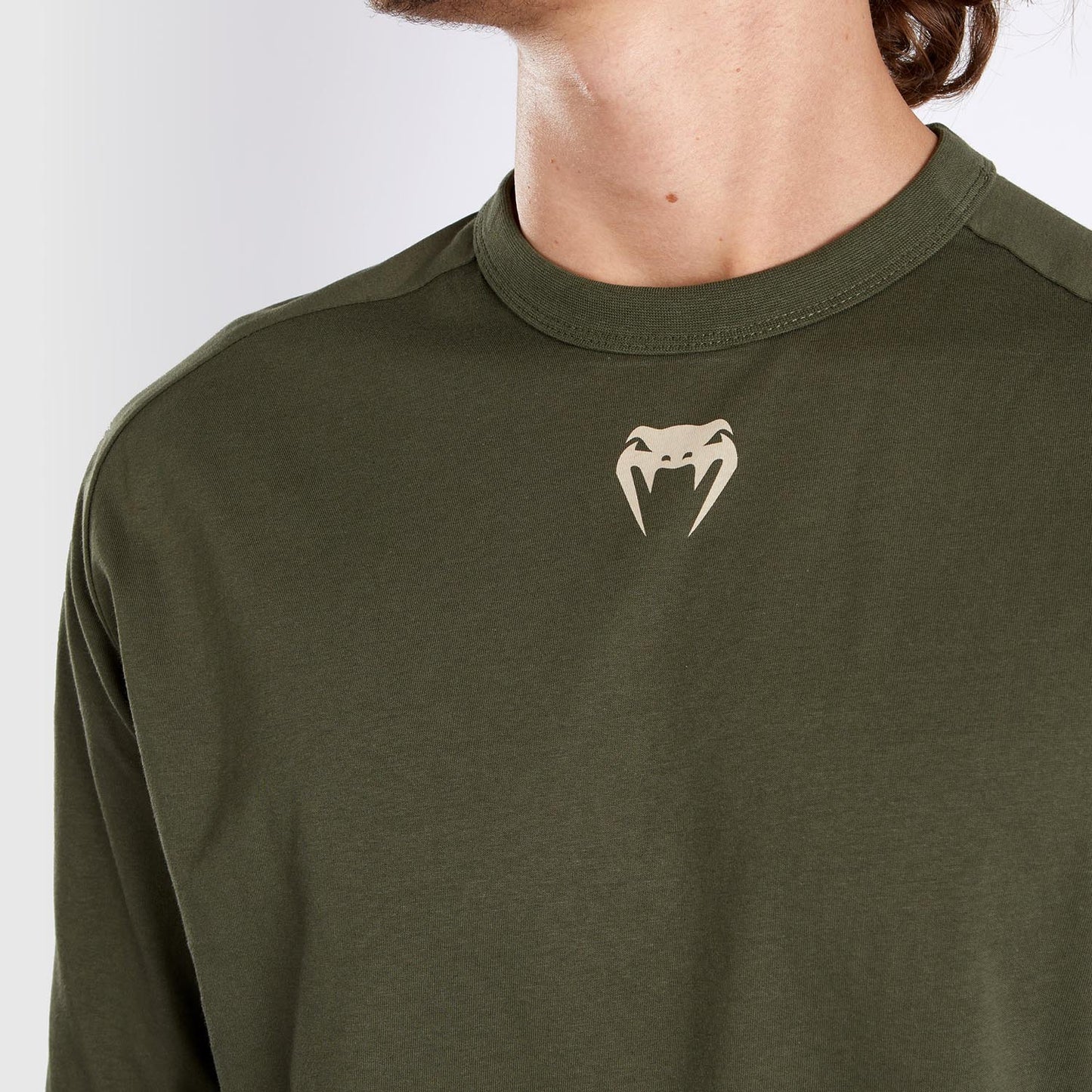 UFC Adrenaline by Venum Fight Week Langärmeliges Herren-T-Shirt - Khaki