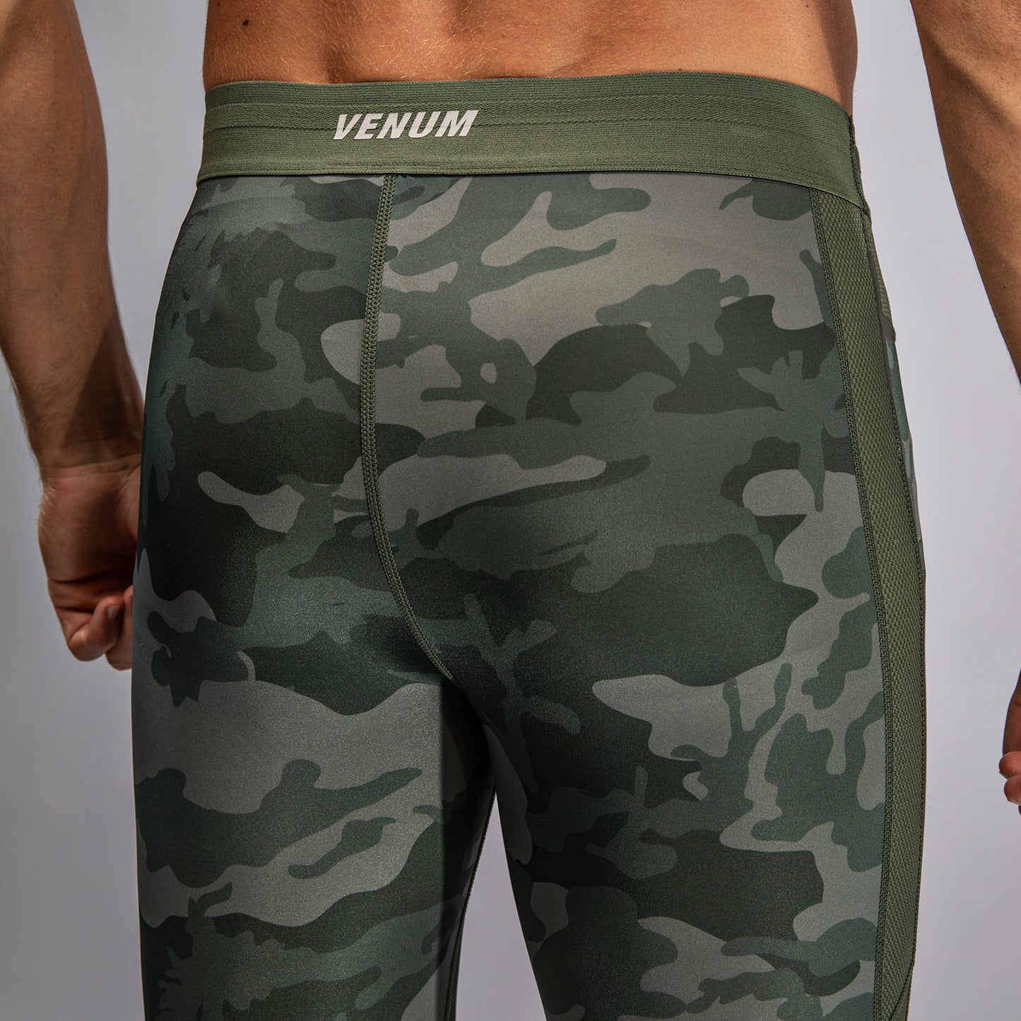 Venum G-Fit Air Herren Spats - Armee Tarnmuster