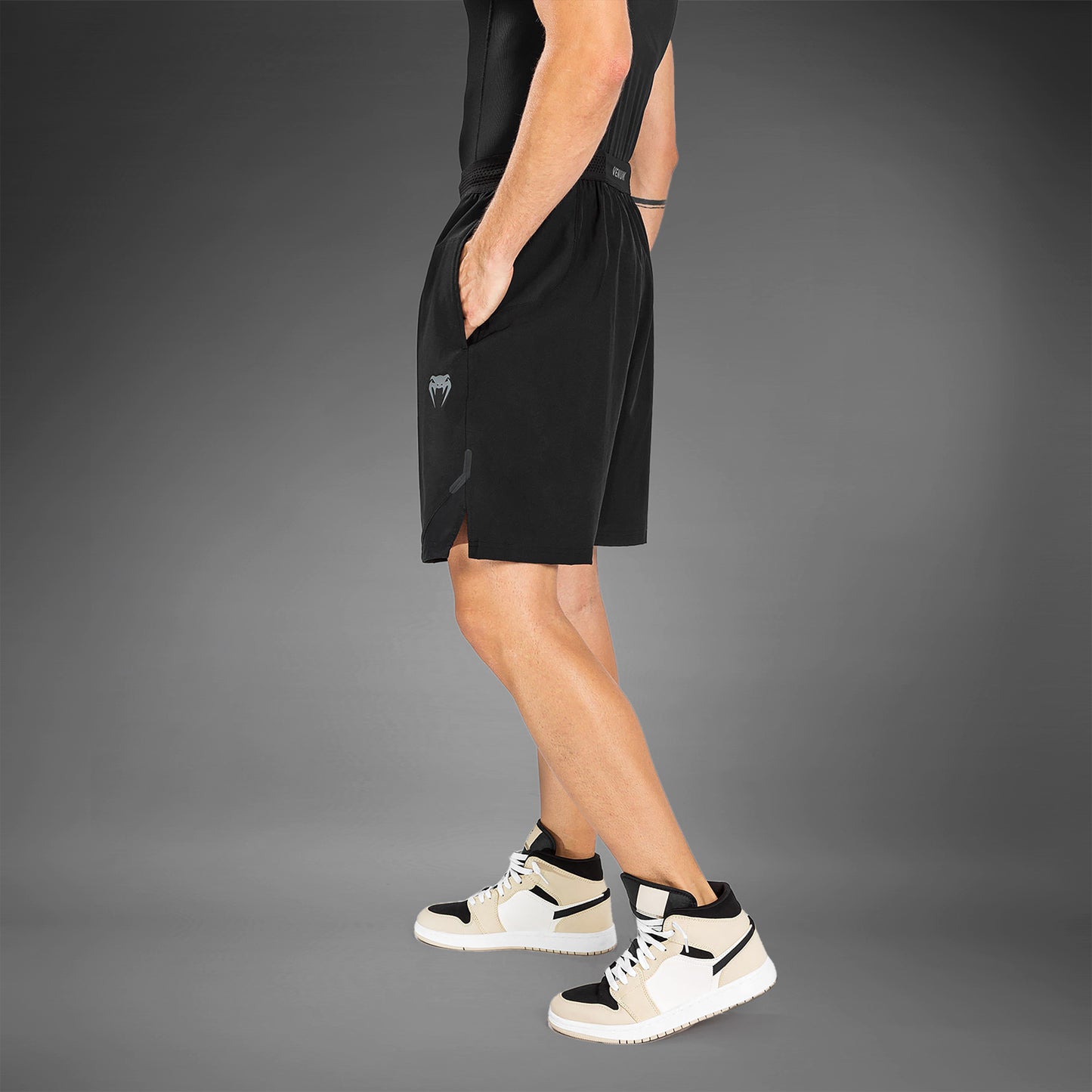 Venum G-Fit Air Trainingsshorts – Schwarz