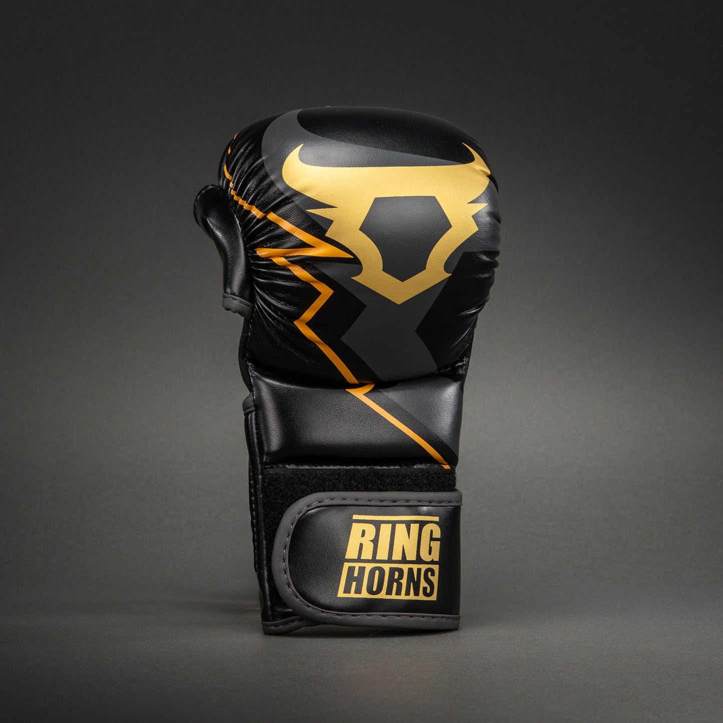 Ringhorns Charger by Venum MMA Sparringhandschuhe – Schwarz/Gold