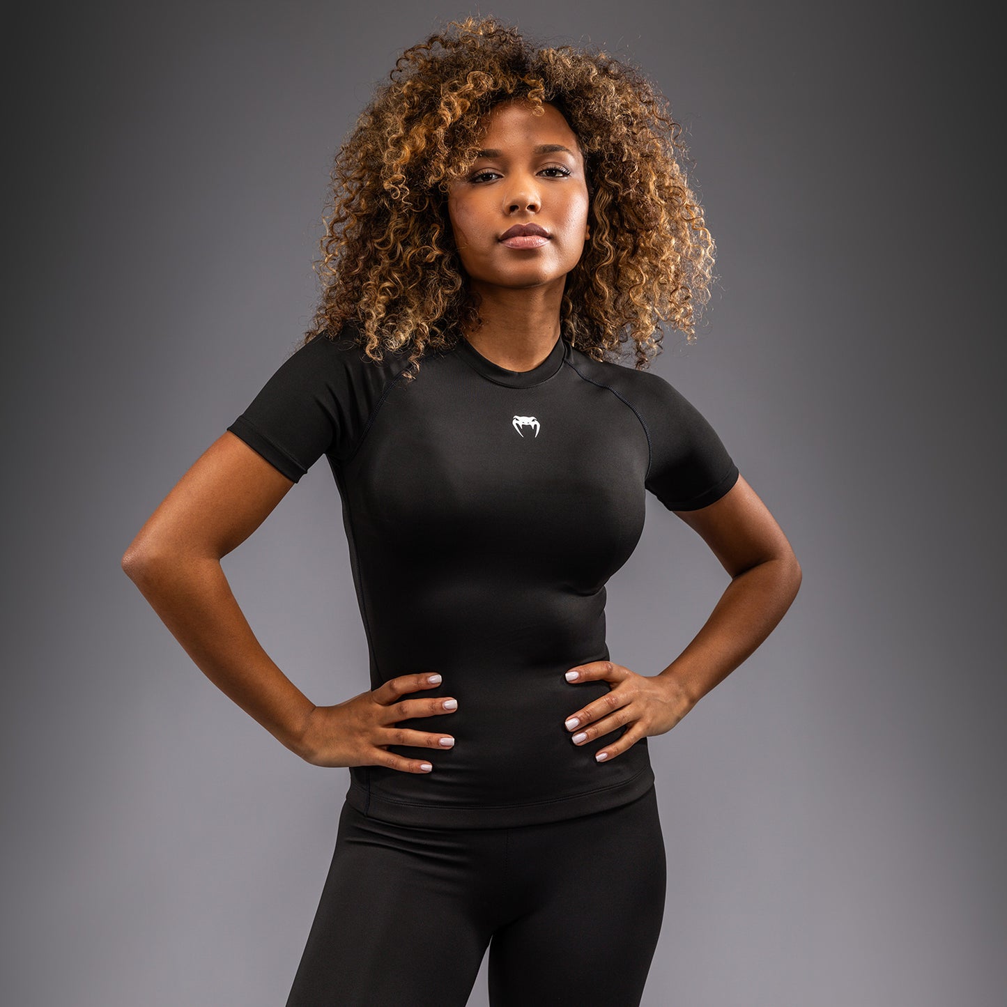 Venum Aero XT Kurzärmeliger rashguard für Frauen - Schwarz