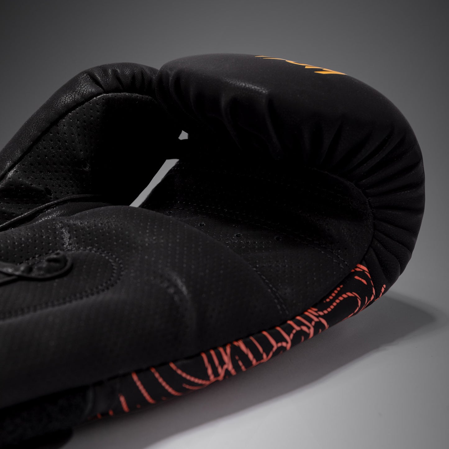 Venum Quetzal Fury Boxhandschuhe - Schwarz/Fury Rot/Tangerine
