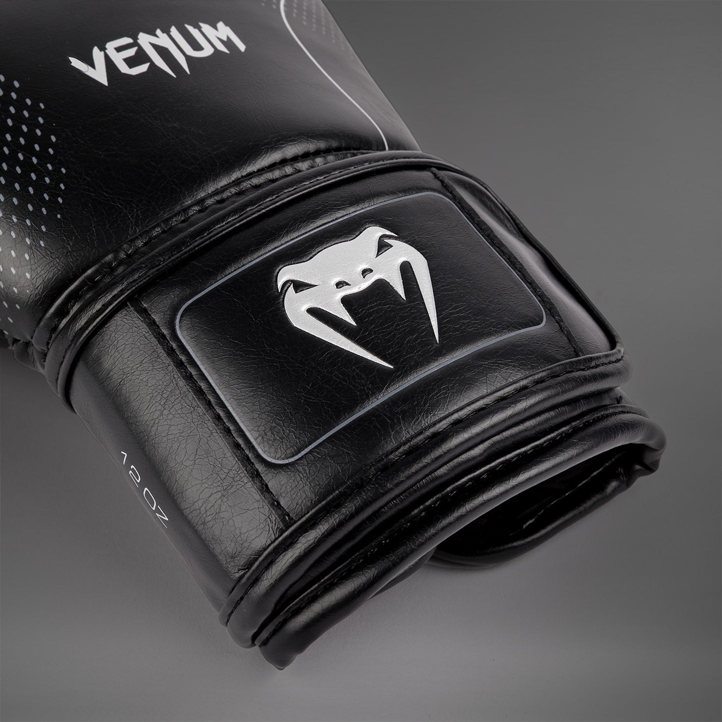 Venum Nexus Boxhandschuhe – Schwarz/Silber
