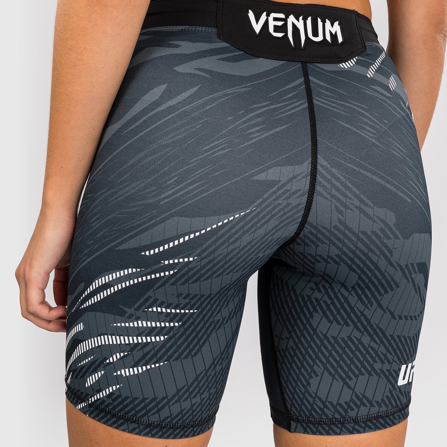 UFC Fusion by Venum Authentic Fight Night Damen Vale Tudo Short - Long Fit - Schwarz