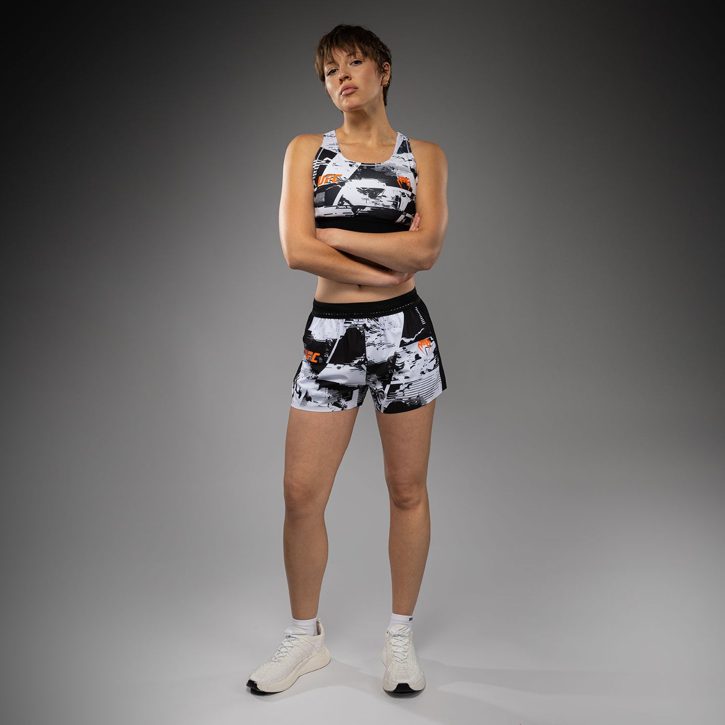 Venum UFC Zenith Authentic Fight Week Damen-Performance-Shorts – Weiß