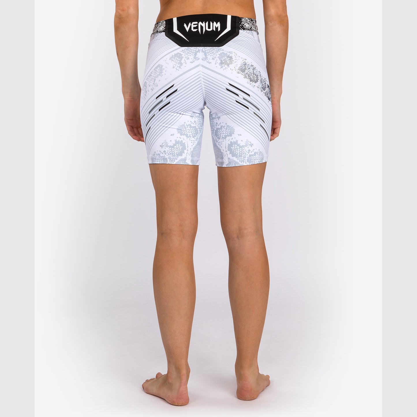 UFC Adrenaline by Venum Authentic Fight Night Vale Tudo Short für Frauen - Lange Passform - Weiß
