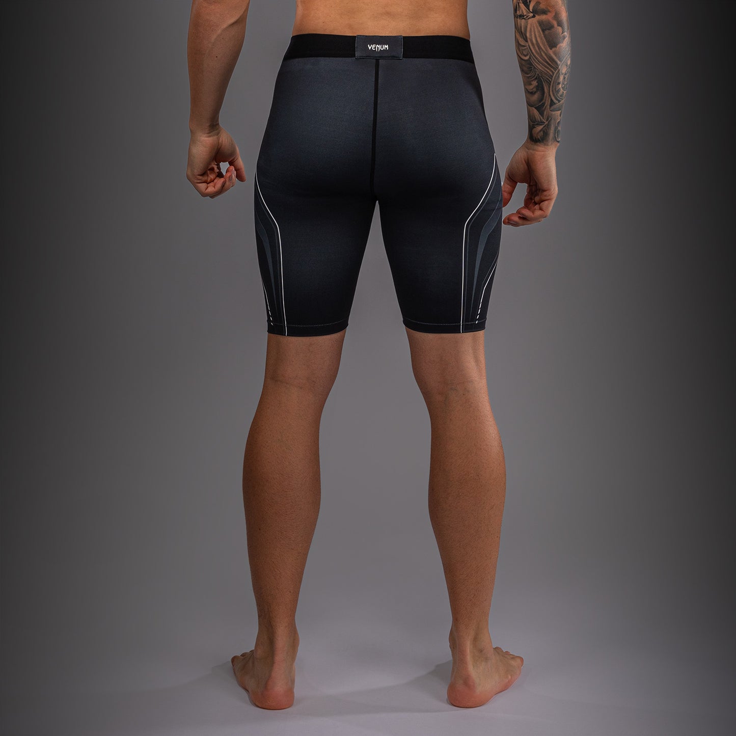 Venum Streamline Vale Tudo Shorts – Schwarz/Weiß