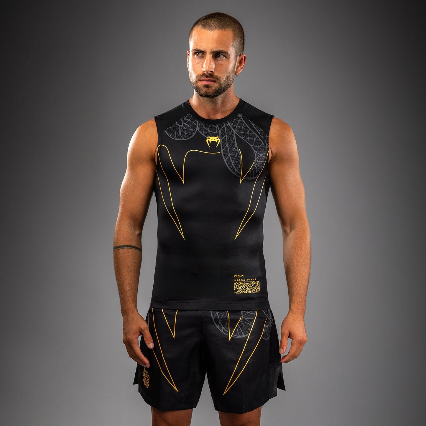 Venum Serpenti Ärmelloses Rashguard – Schwarz/Silber/Gold