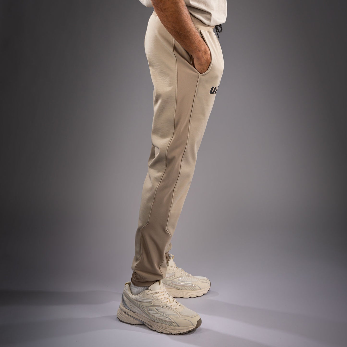 Venum UFC Unity by Venum Authentic Fight Week Herren-Hose - Sand