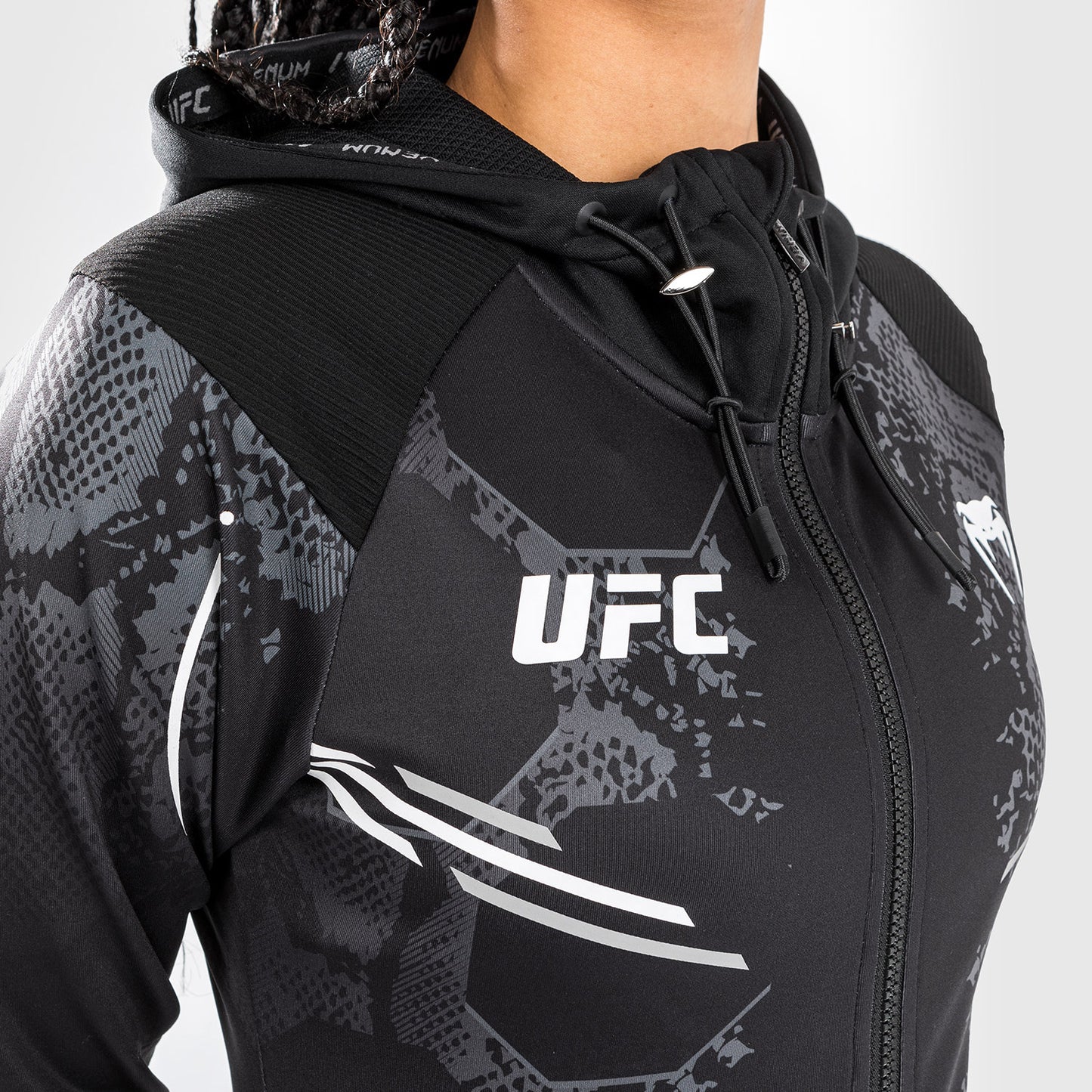UFC Adrenaline by Venum Personalisiertes Authentic Fight Night Frauen Walkout Hoodie - Schwarz