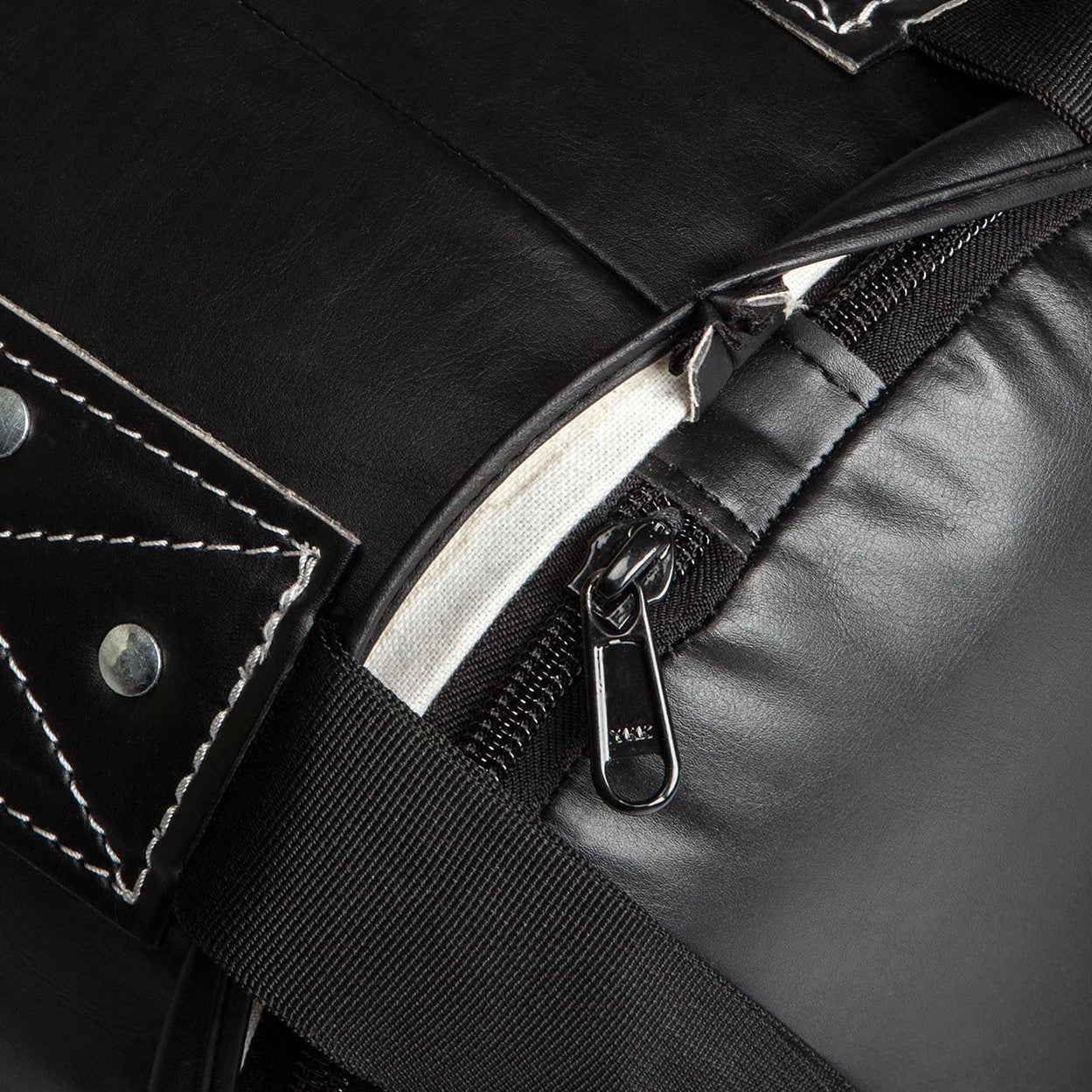 Venum Challenger Boxsack + Deckenhaken - Schwarz/Weiß - 150 cm - Gefüllt