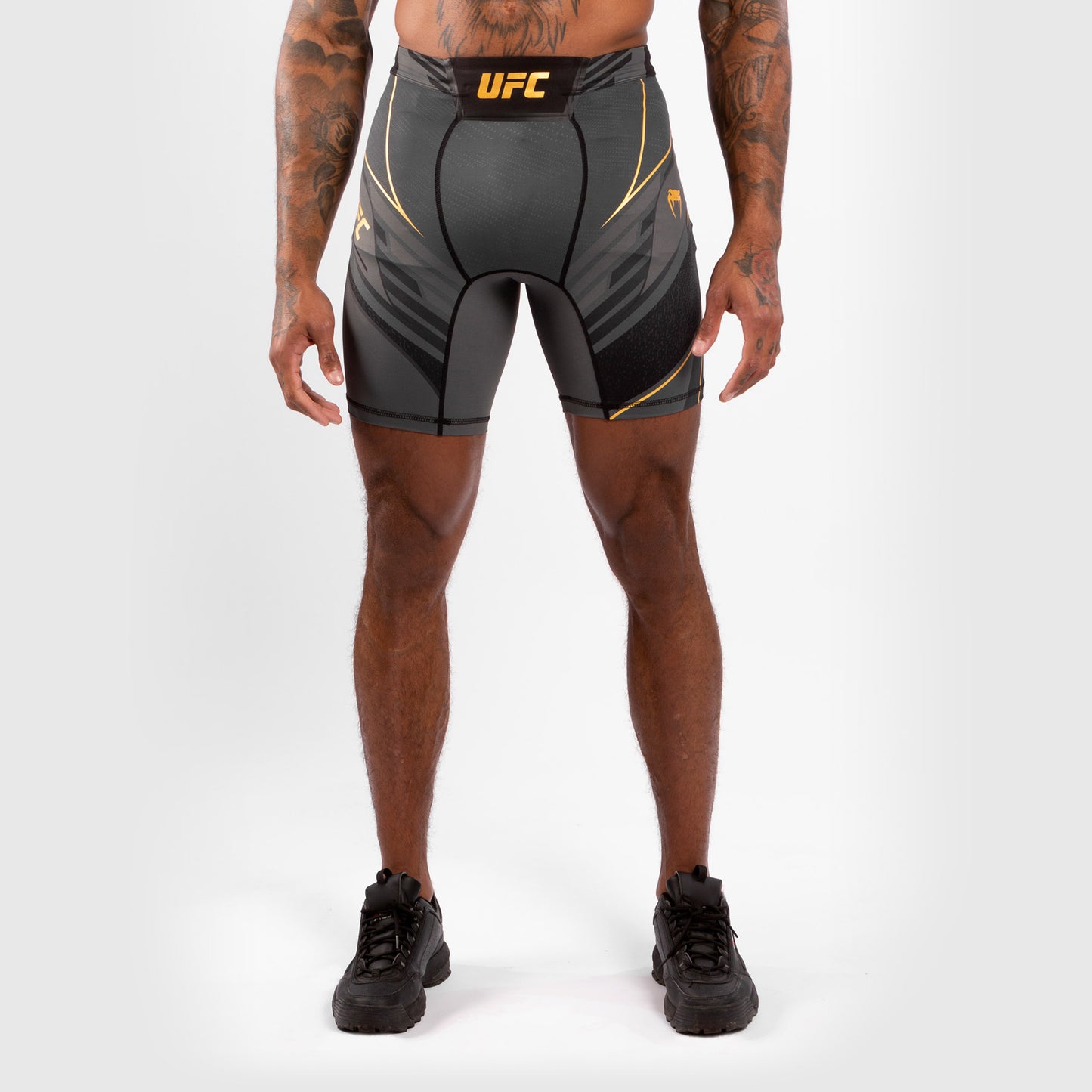 UFC Venum Authentic Fight Night Herren Vale Tudo Shorts - Long Fit - Schwarz