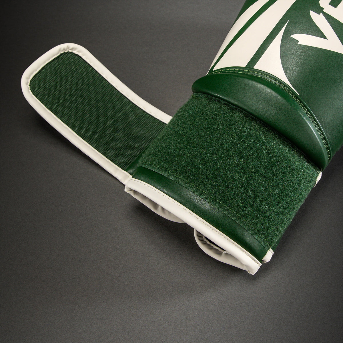Venum Challenger 2.5 Boxhandschuhe - Khaki/Cremeweiß