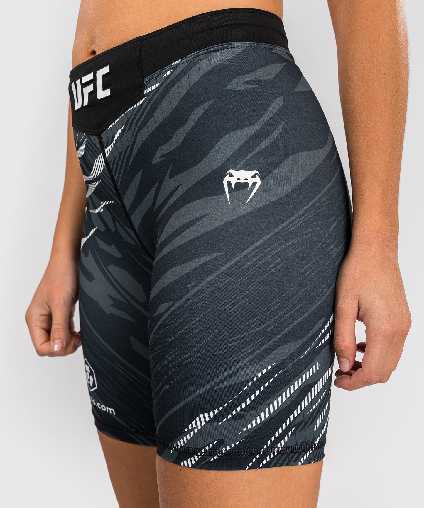 UFC Fusion by Venum Authentic Fight Night Damen Vale Tudo Short - Long Fit - Schwarz