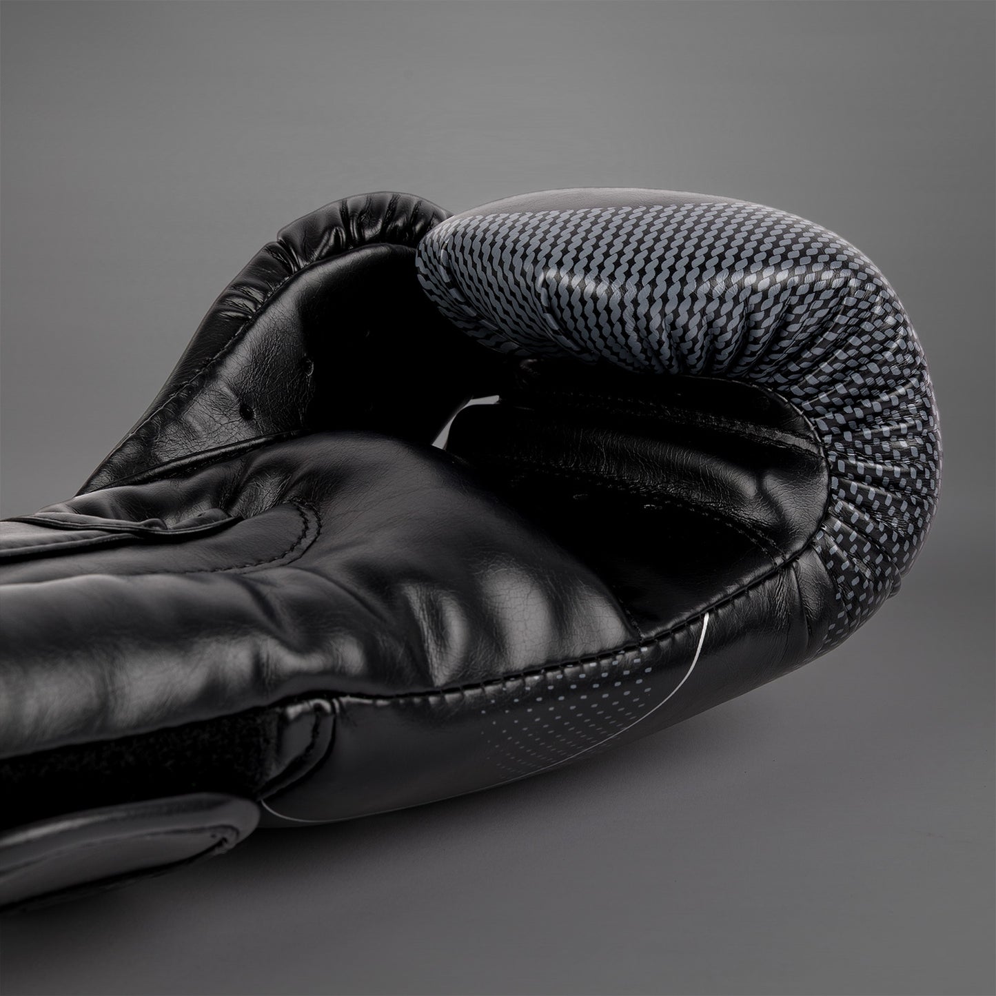 Venum Nexus Boxhandschuhe – Schwarz/Silber