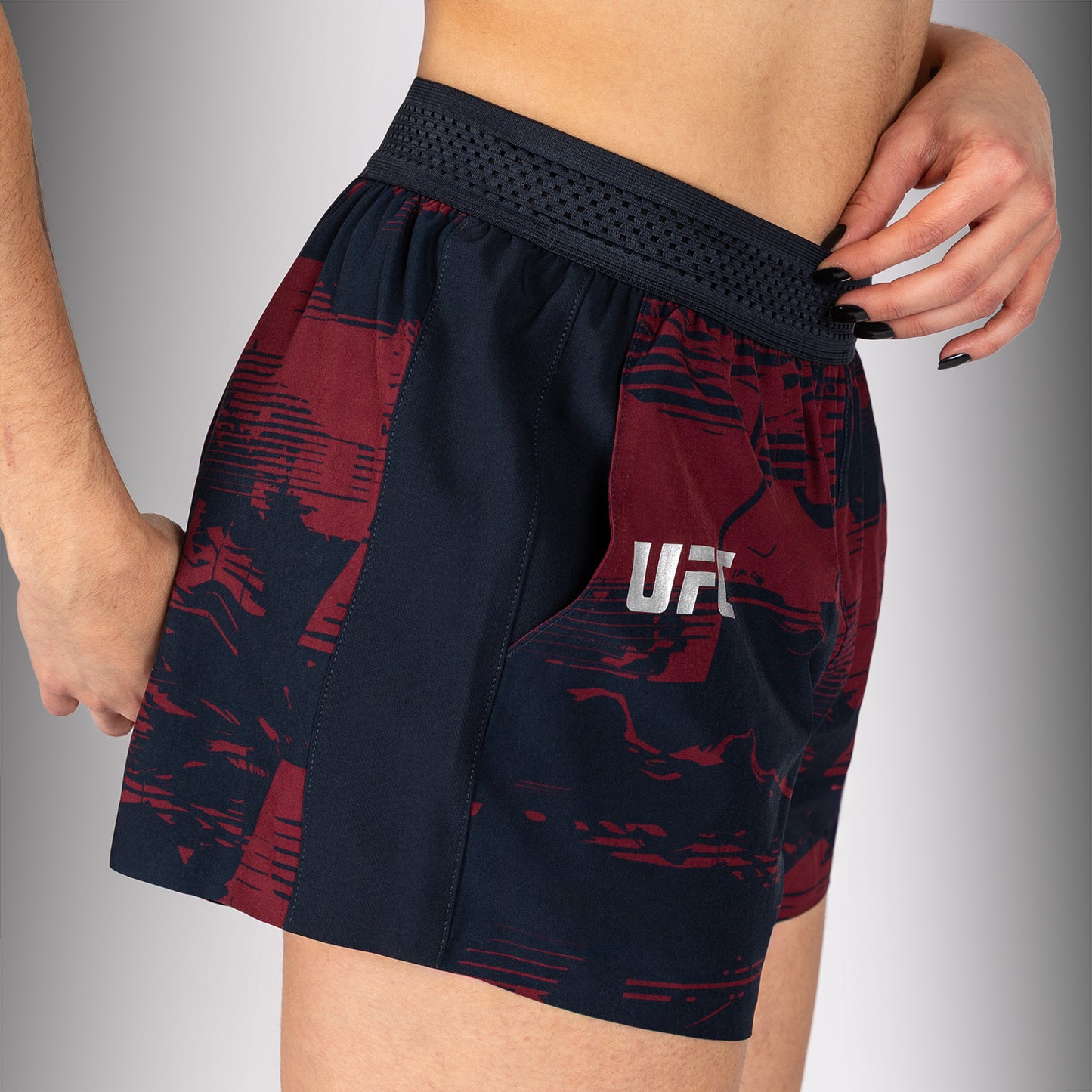 UFC Zenith by Venum Authentic Fight Week Performance Short Damen - Marineblau/Burgunderrot/Silber