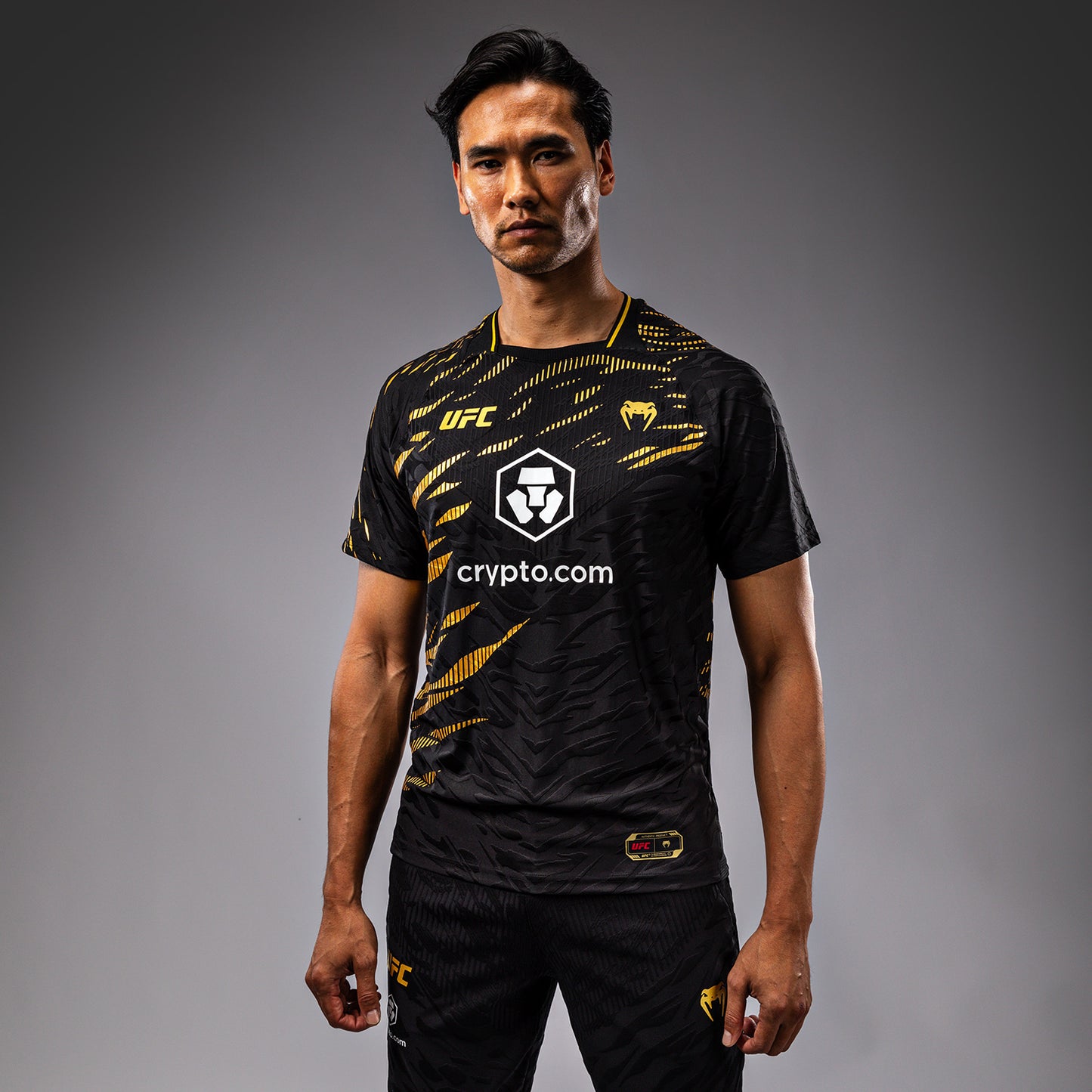 UFC Fusion by Venum Authentic Fight Night Herren Walkout Jersey - Champion