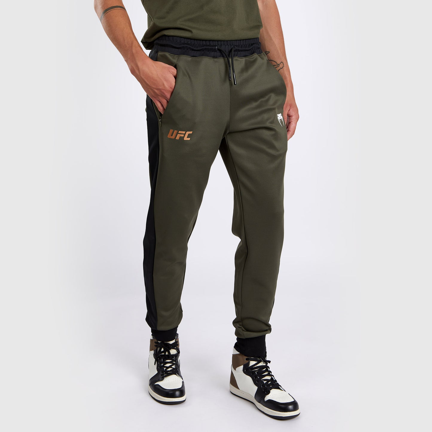 UFC Adrenaline by Venum Fight Week Herren-Performance-Jogging-Hose - Khaki/Bronze
