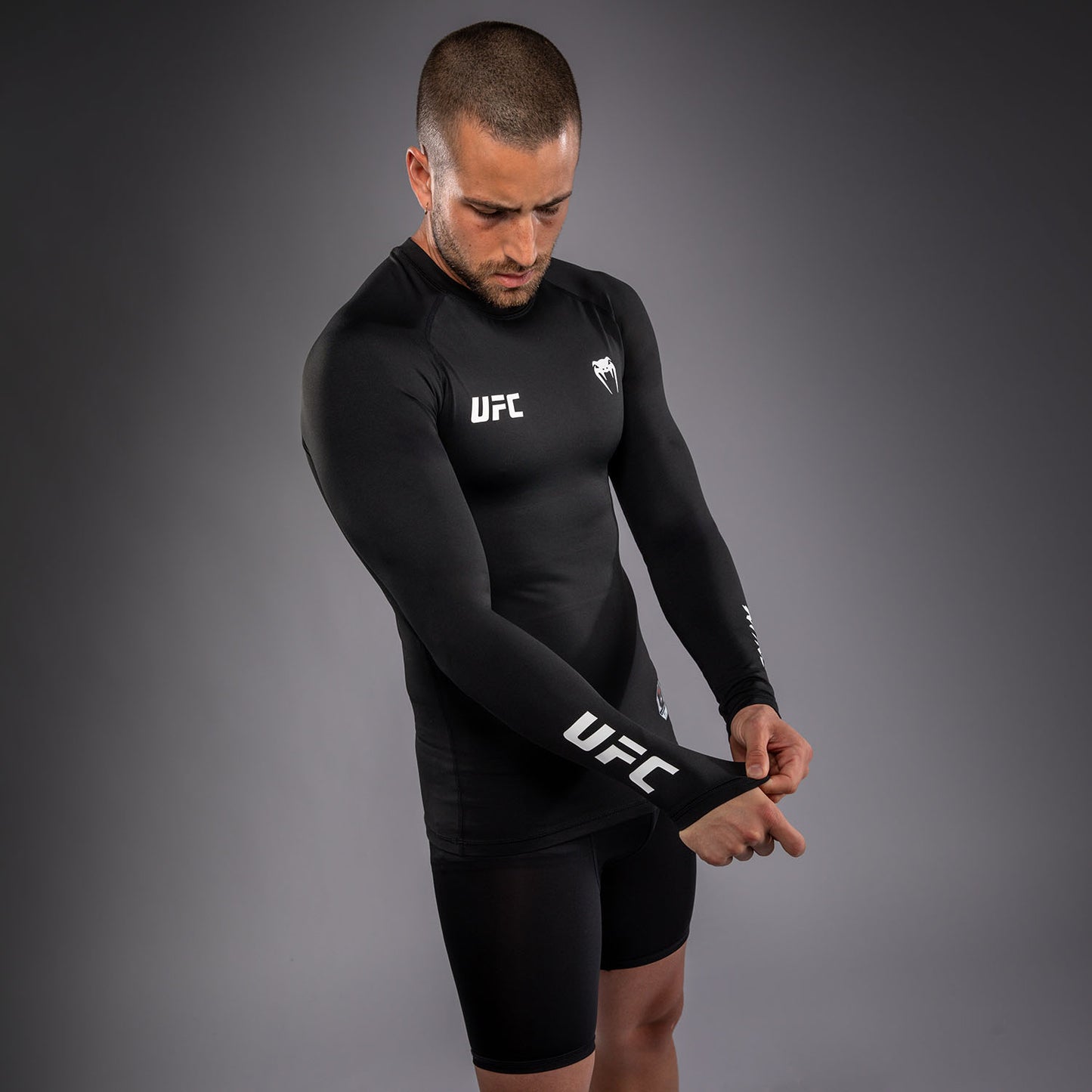 Venum UFC Unity by Venum Authentic Fight Week Herren Funktions-Rashguard Langarm - Schwarz