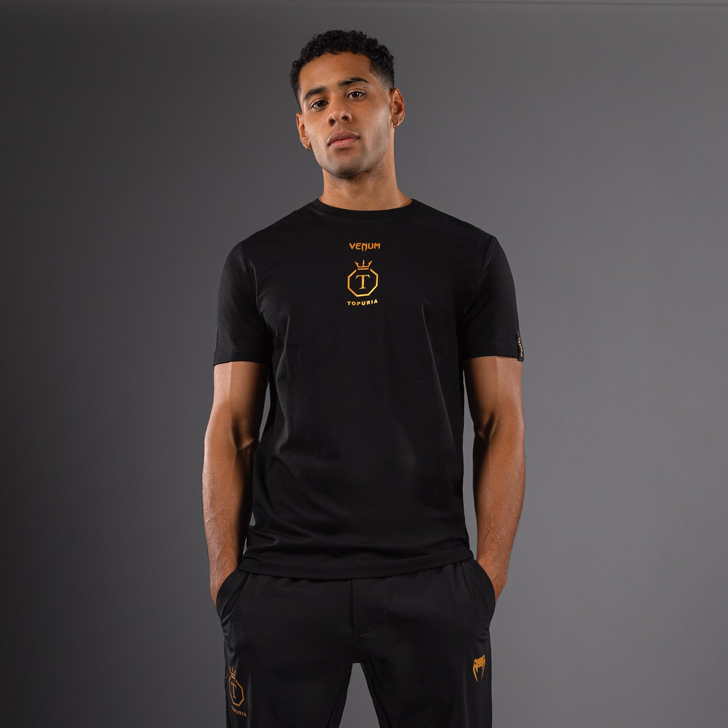 Venum x Topuria Unmatched Edition T-Shirt - Schwarz/Gold