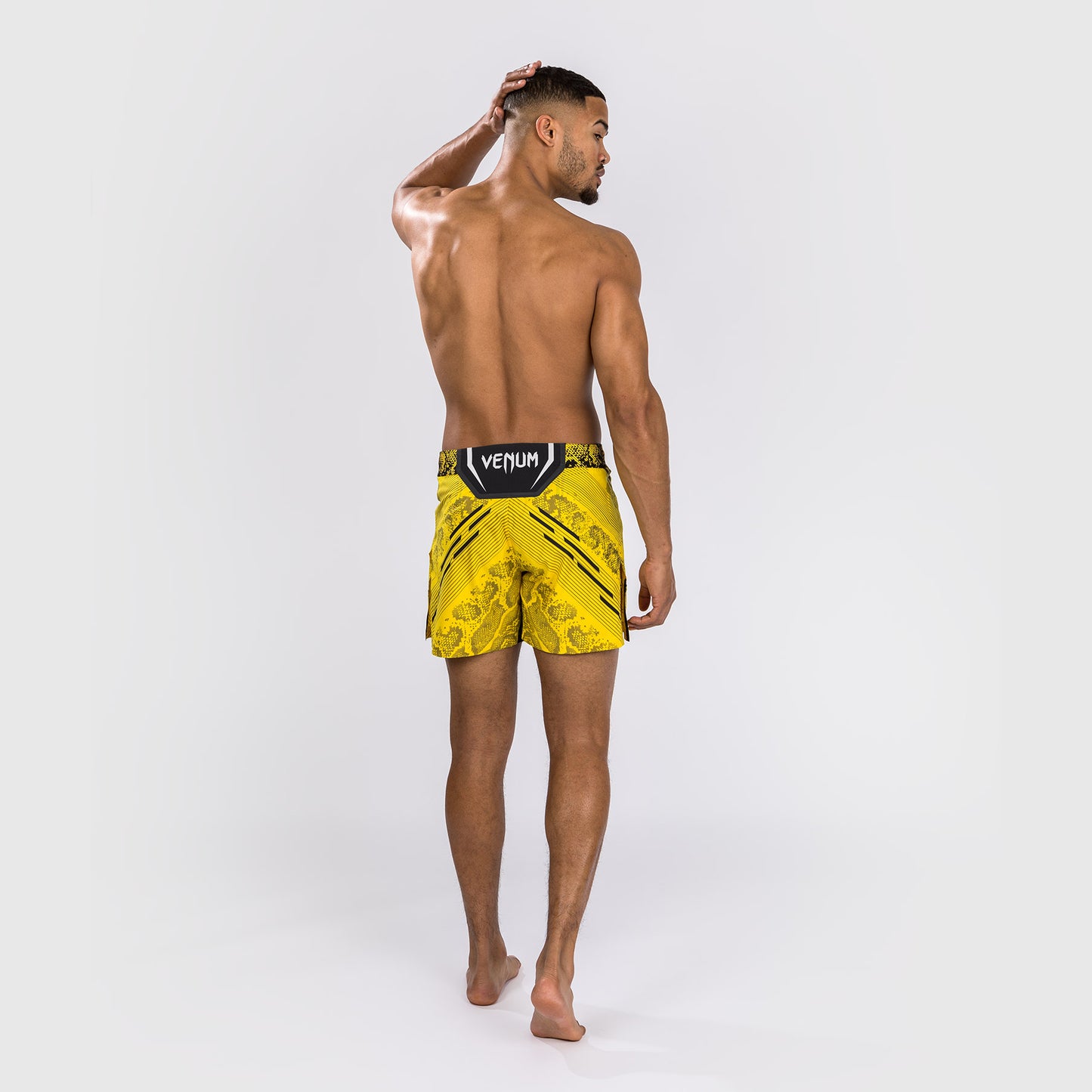 UFC Adrenaline by Venum Personalisierte Authentic Fight Night Herren-Kampfshort - Kurze Passform - Gelb