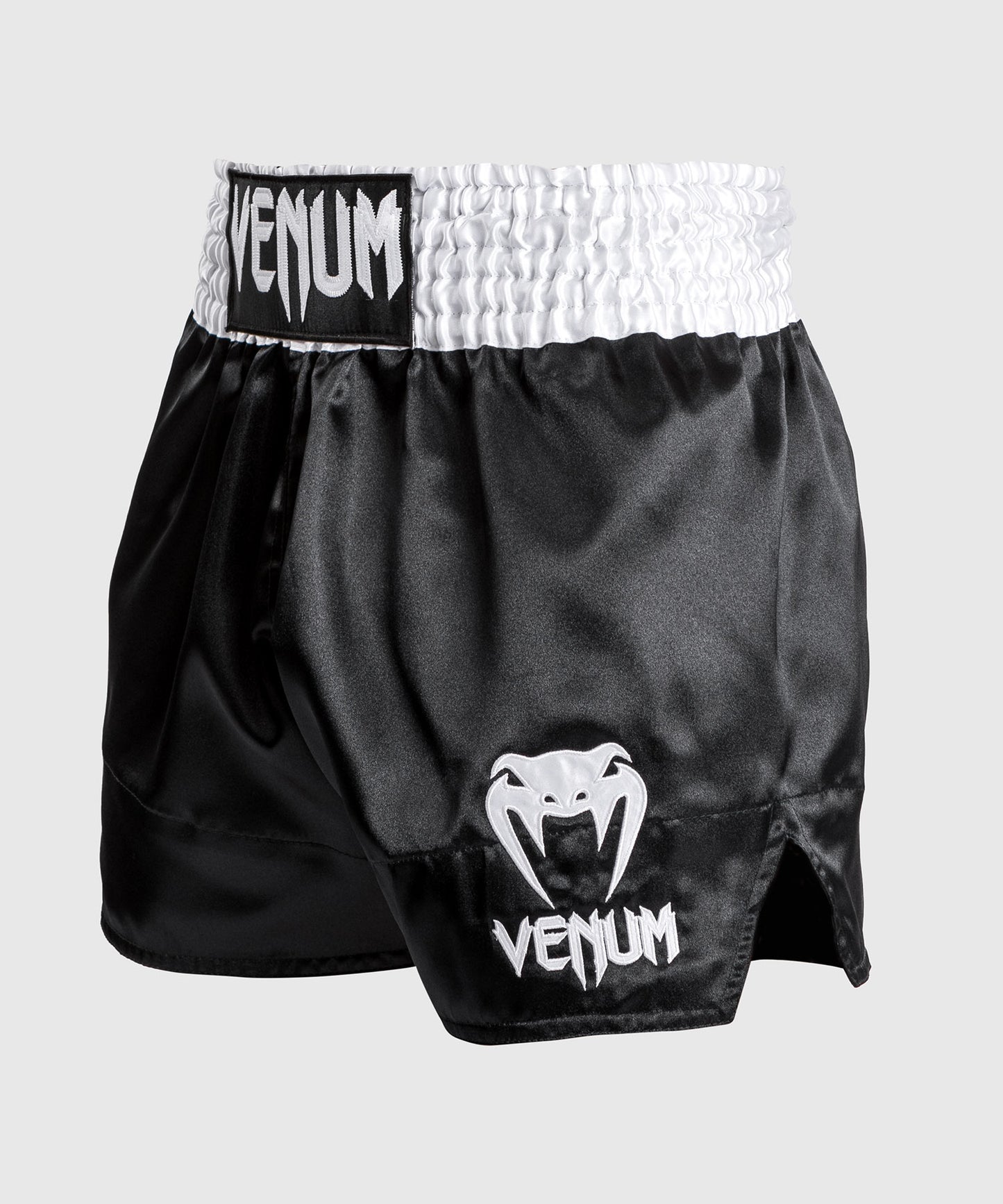 Venum Classic - Muay Thai Shorts Weiß/Schwarz/Weiß