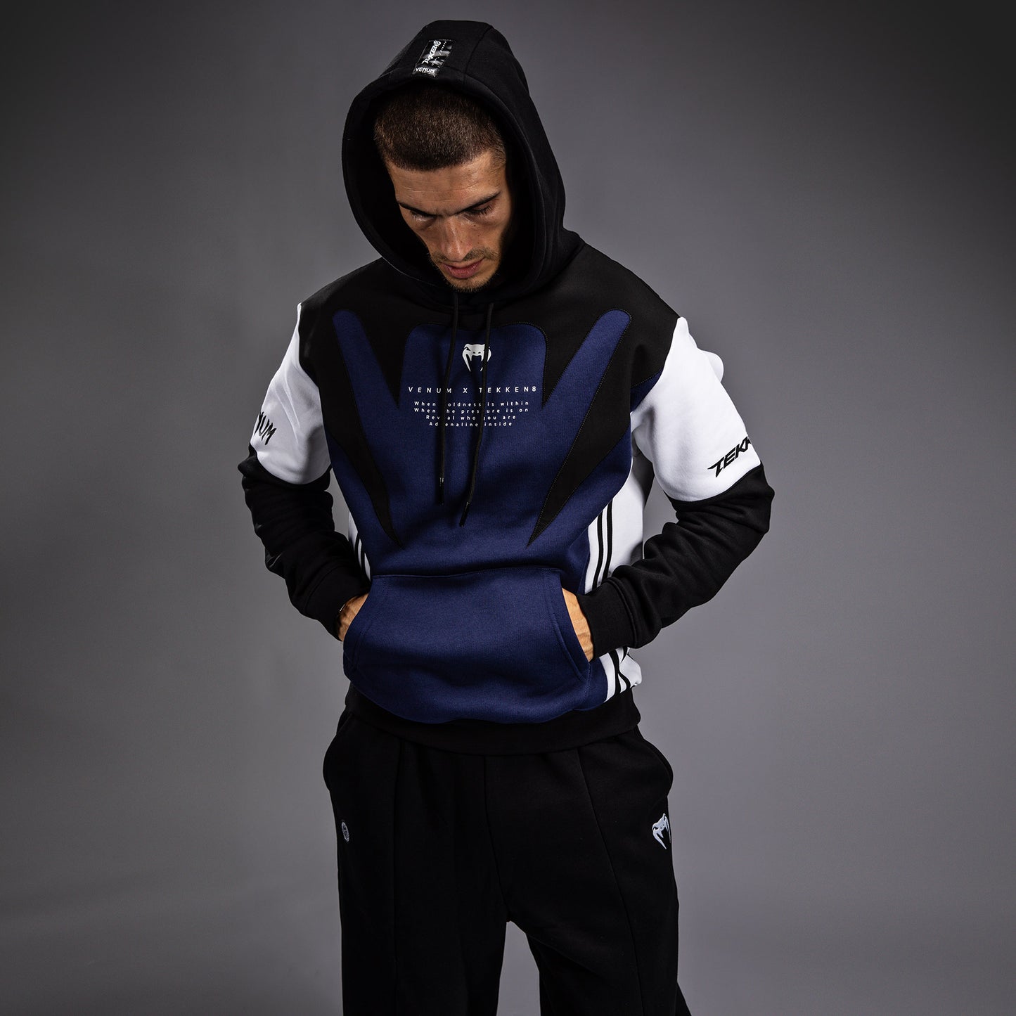 Venum x TEKKEN 8 - Jin Kazama Hoodie - Blau/Schwarz/Weiß