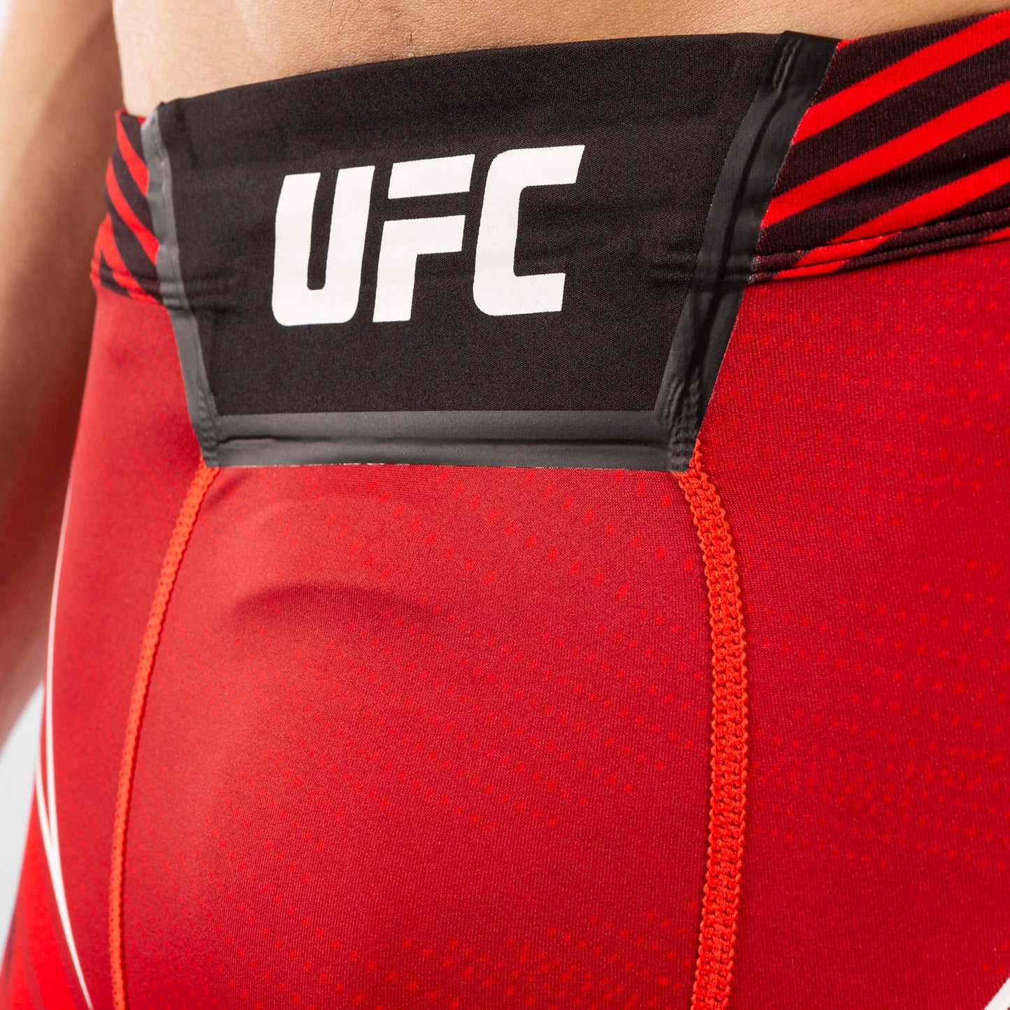 UFC Venum Authentic Fight Night Herren Vale Tudo Shorts - Short Fit - Rot