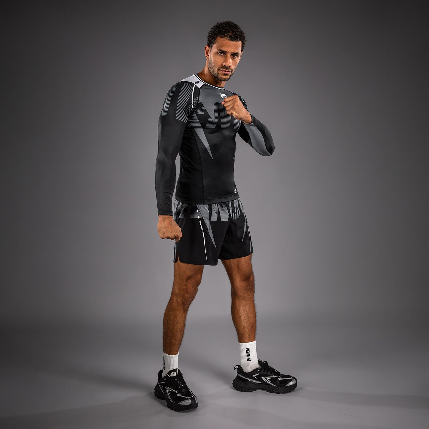 Venum Adrenaline Langarm Rashguard – Schwarz/Silbergrau