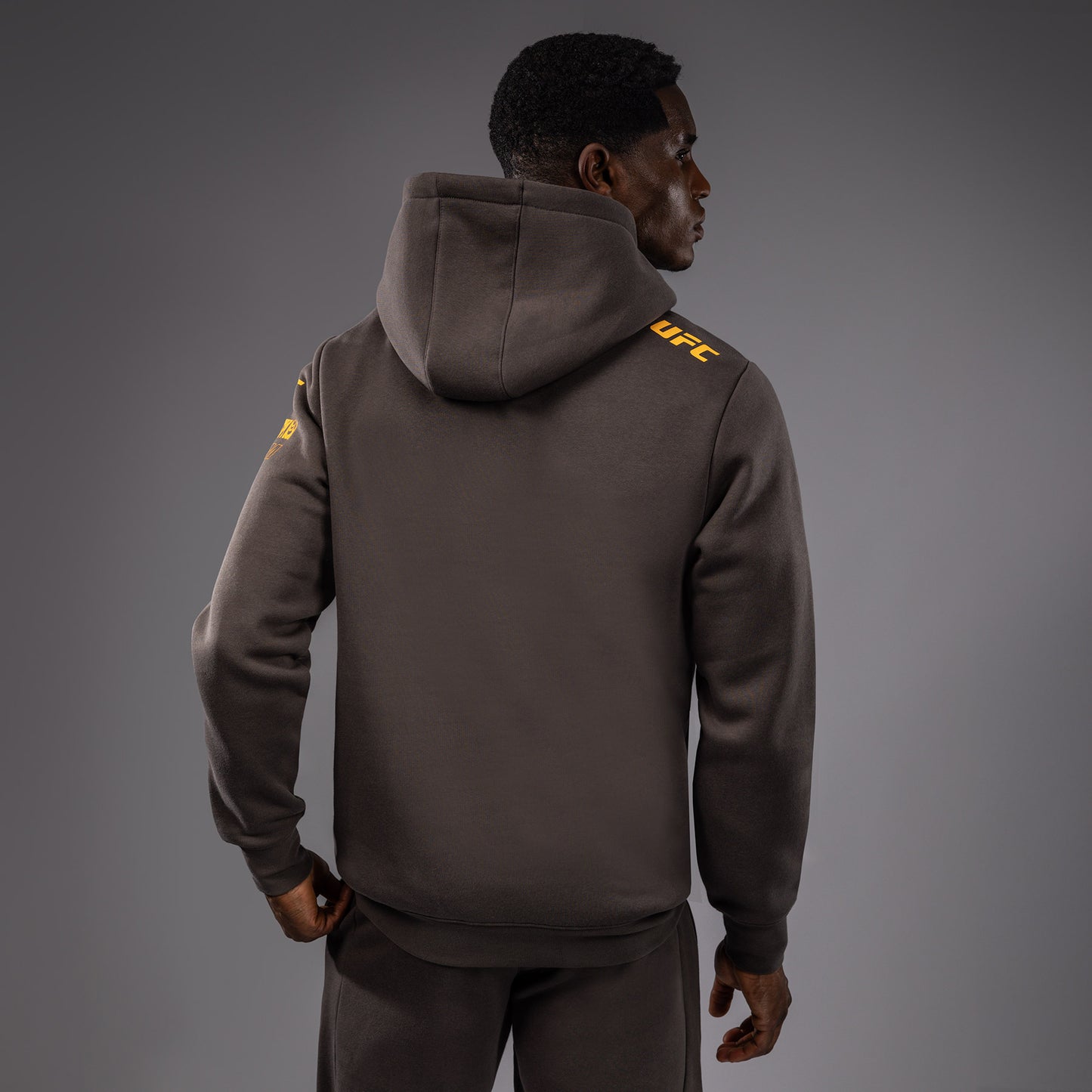 UFC Fusion by Venum Fight Week Herren Pullover Hoodie - Solid Erdiges Braun