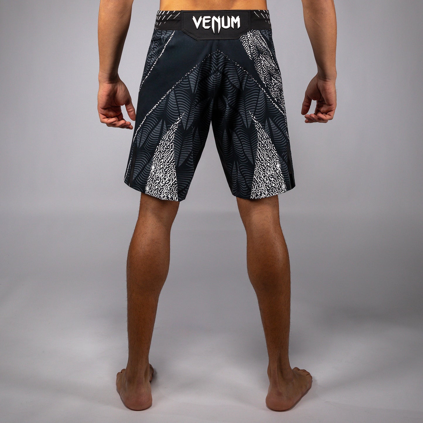UFC Zenith by Venum Authentic Fight Night Lange Passform Fight Short Herren Personalisiert - Schwarz