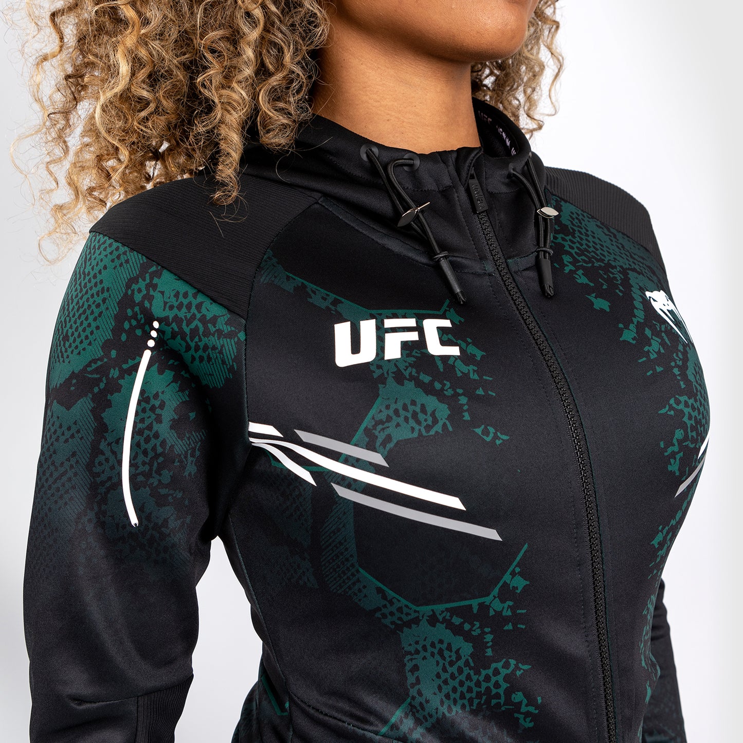 UFC Adrenaline by Venum Authentic Fight Night Walkout-Hoodie für Frauen - Emerald Edition - Grün/Schwarz