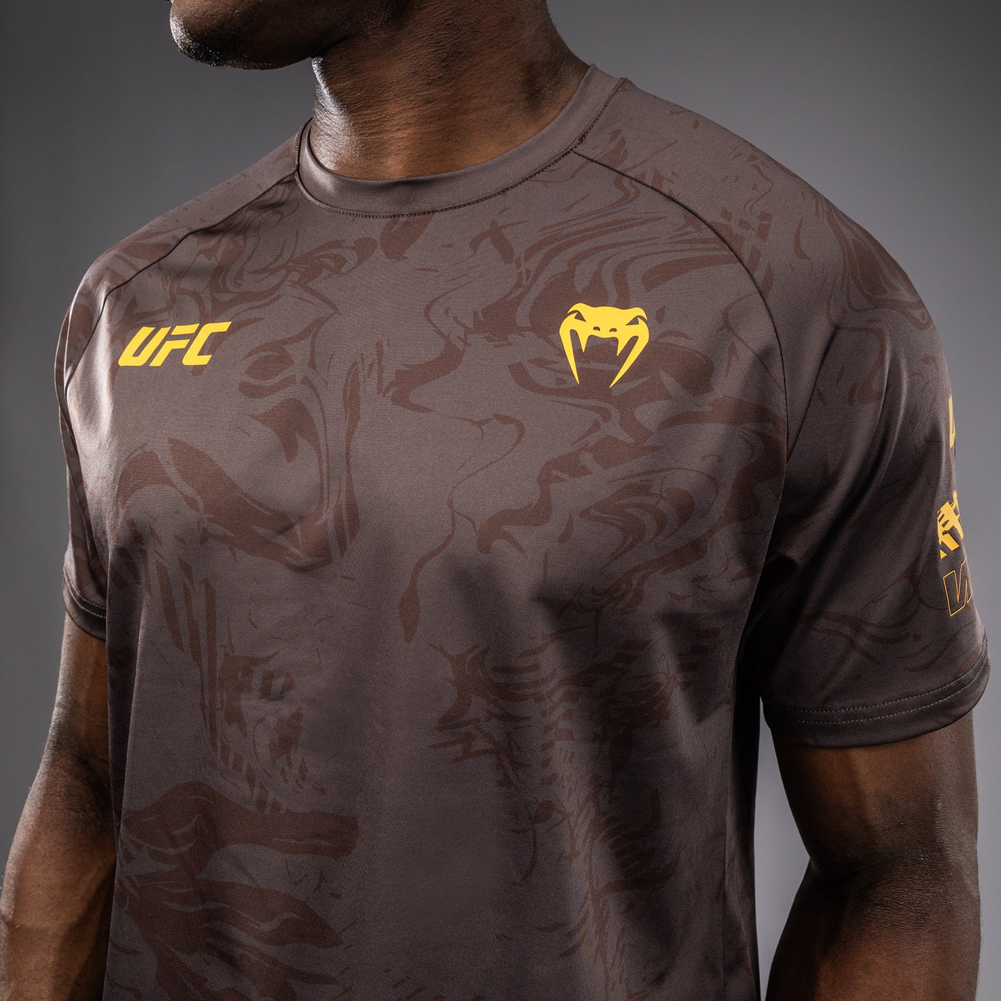 UFC Fusion by Venum Fight Week Herren Dry-Tech T-Shirt - Erdiges Braun