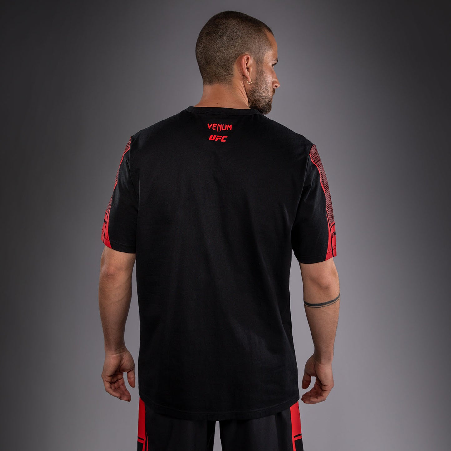 Venum UFC Unity by Venum Authentic Fight Week Herren-Kurzarm-T-Shirt - Schwarz