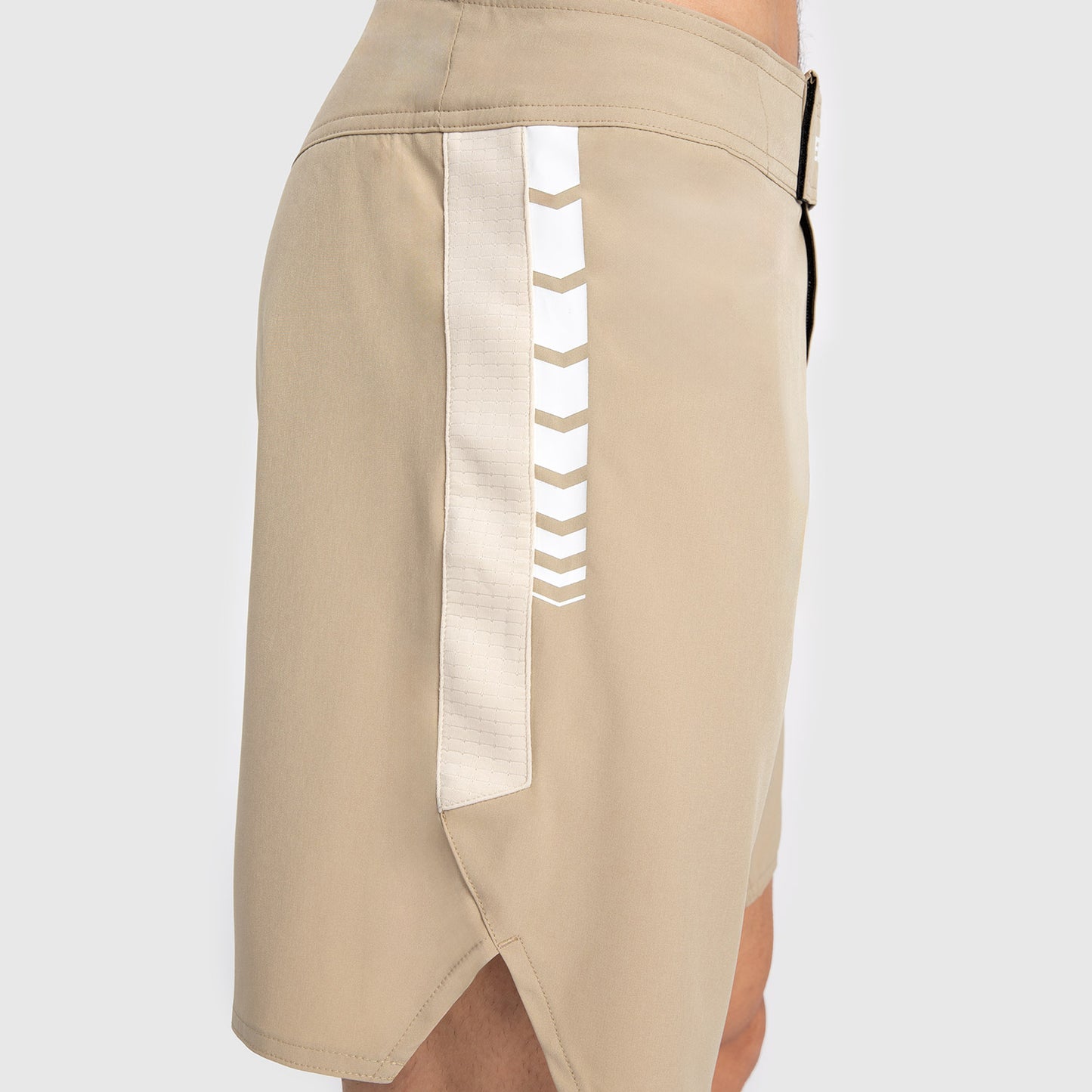 Venum Tempest Herren Kampfshorts - Beige/Sand