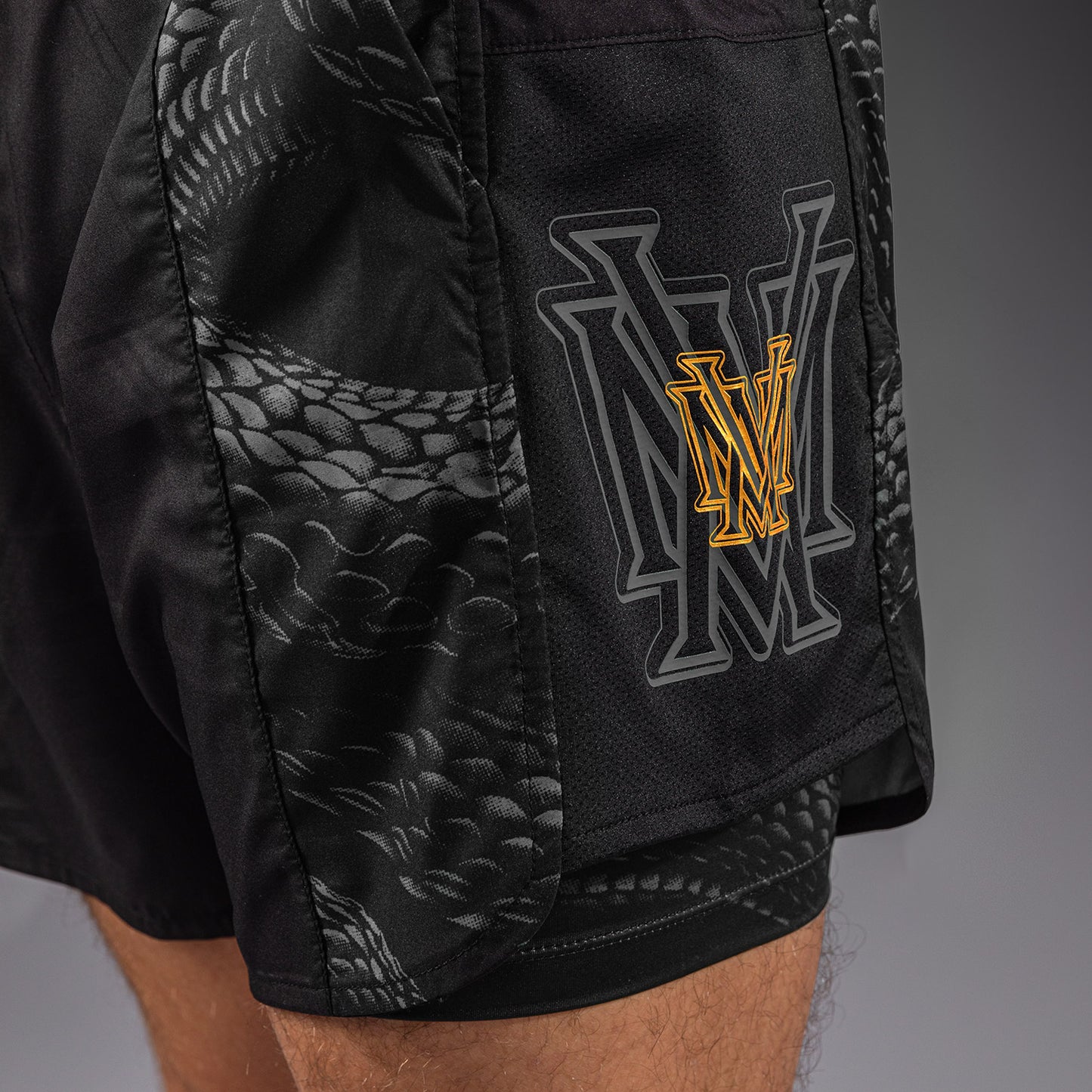 Venum Matupa Trainingsshorts - Schwarz/Grau/Gold