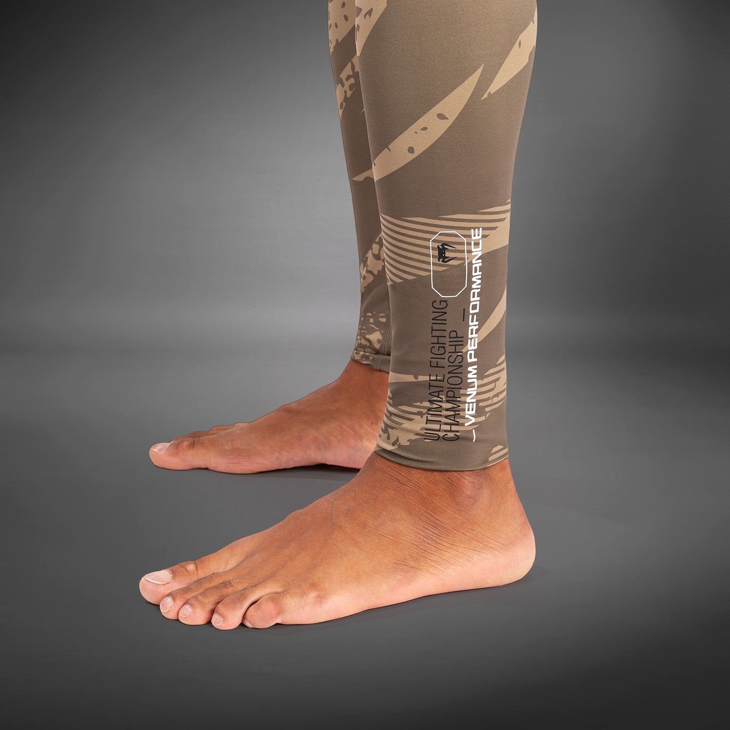 UFC Adrenaline by Venum Fight Week Performance Herren-Tight - Desert Camo
