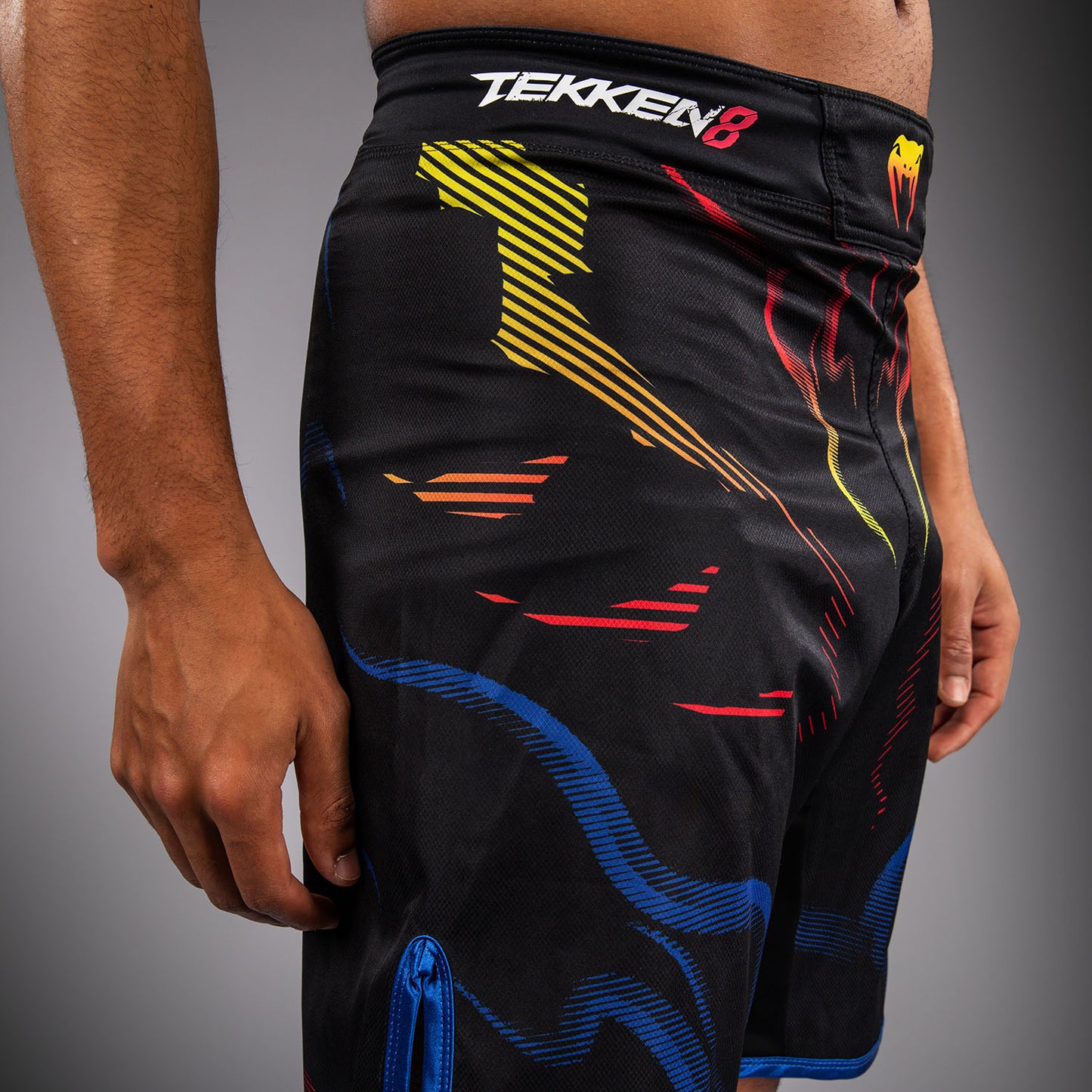 Venum x TEKKEN 8 Fightshorts - Yoshimitsu - Schwarz/Orange