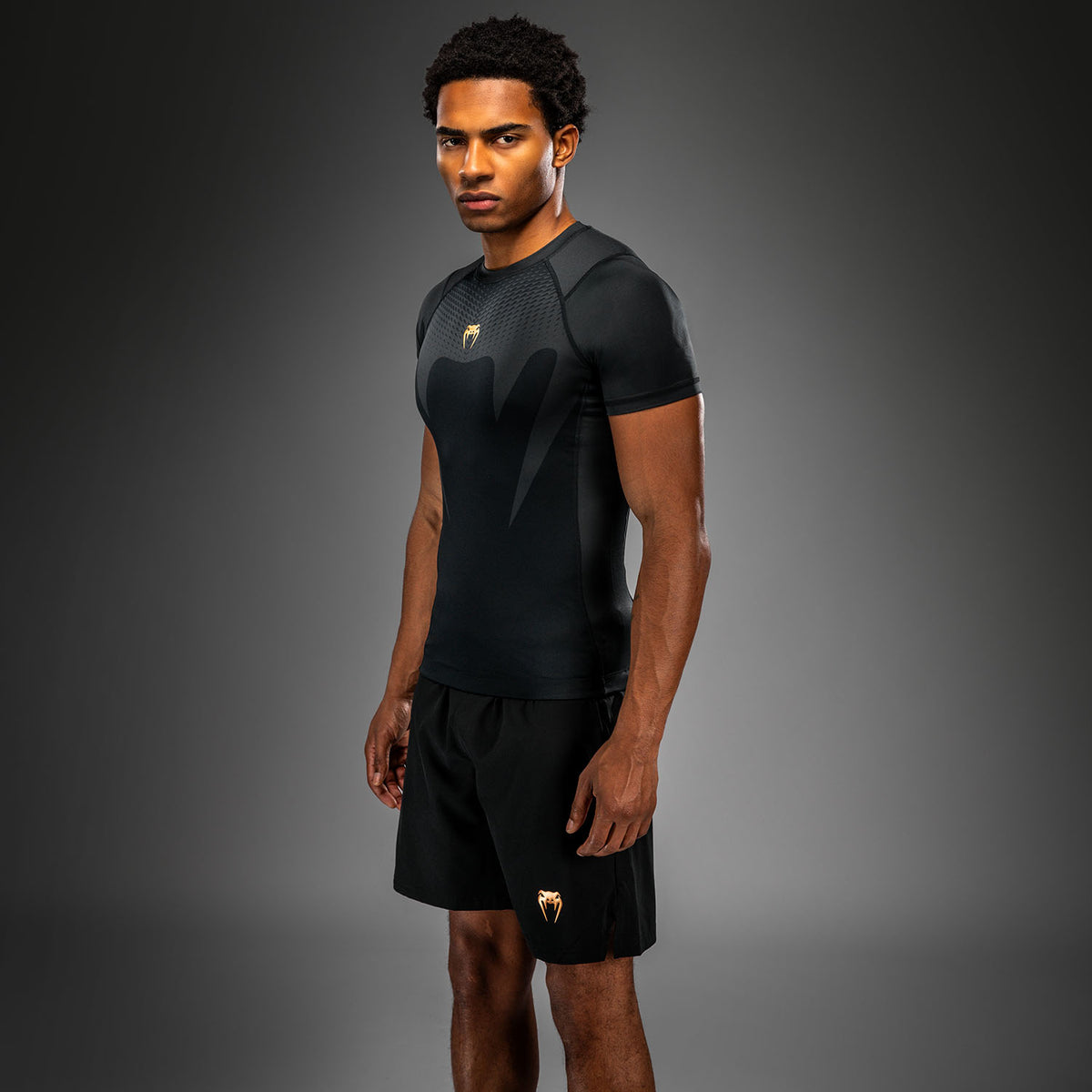 Venum Attack Kurzarm-Rashguard - Schwarz/Gold