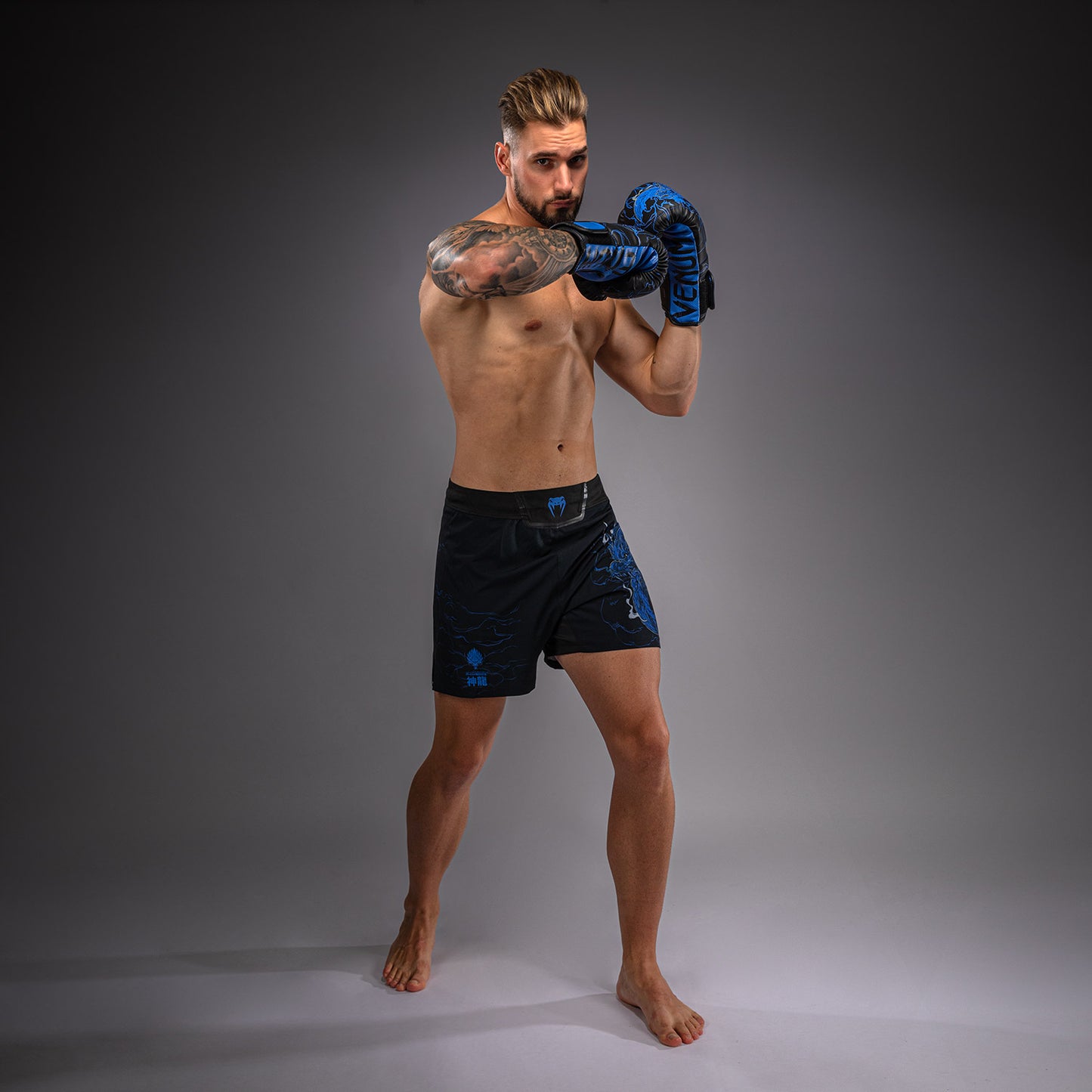 Venum Thunder Dragon Fightshorts – Schwarz/Königsblau