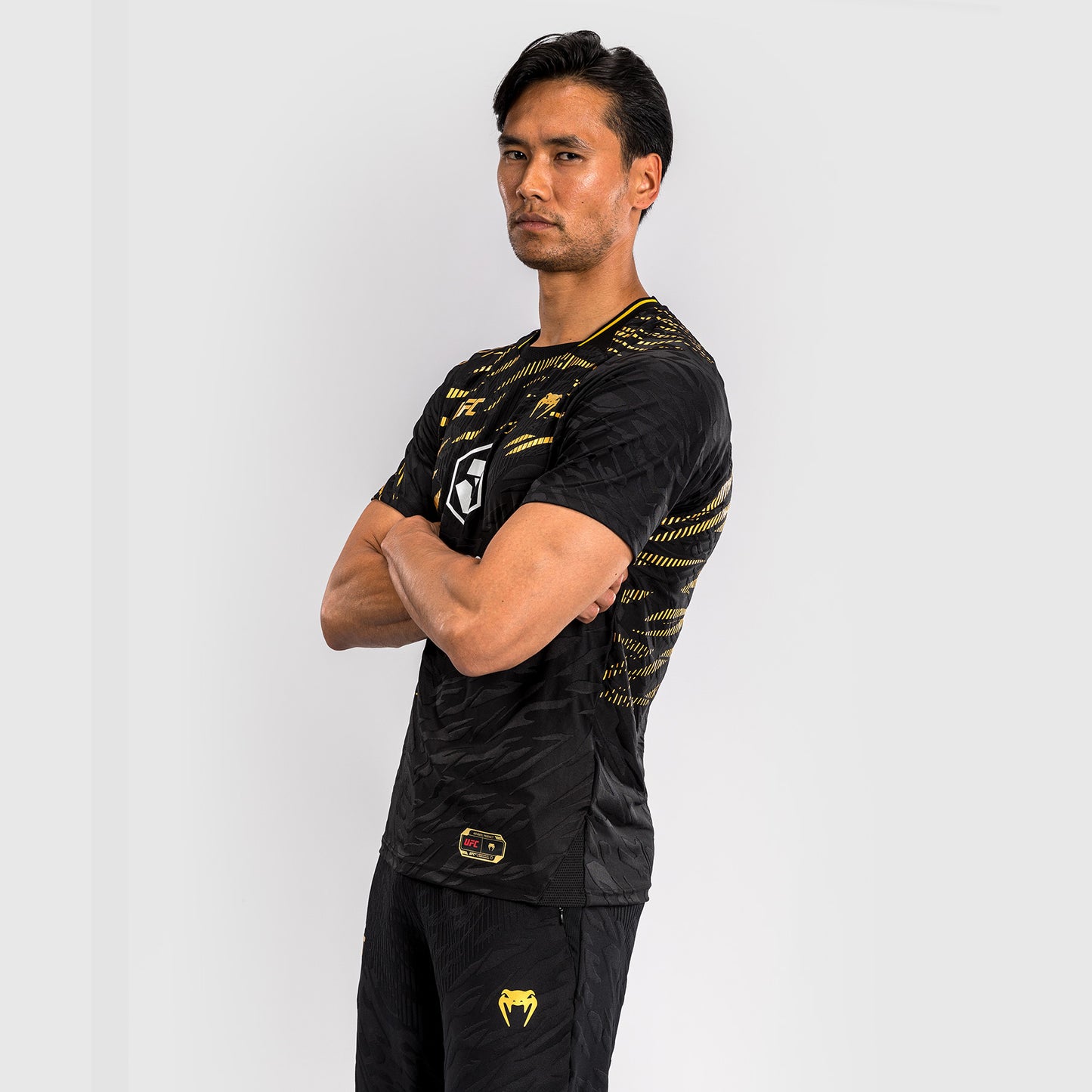 UFC Fusion by Venum Personalized Authentic Fight Night Herren Walkout Jersey - Champion