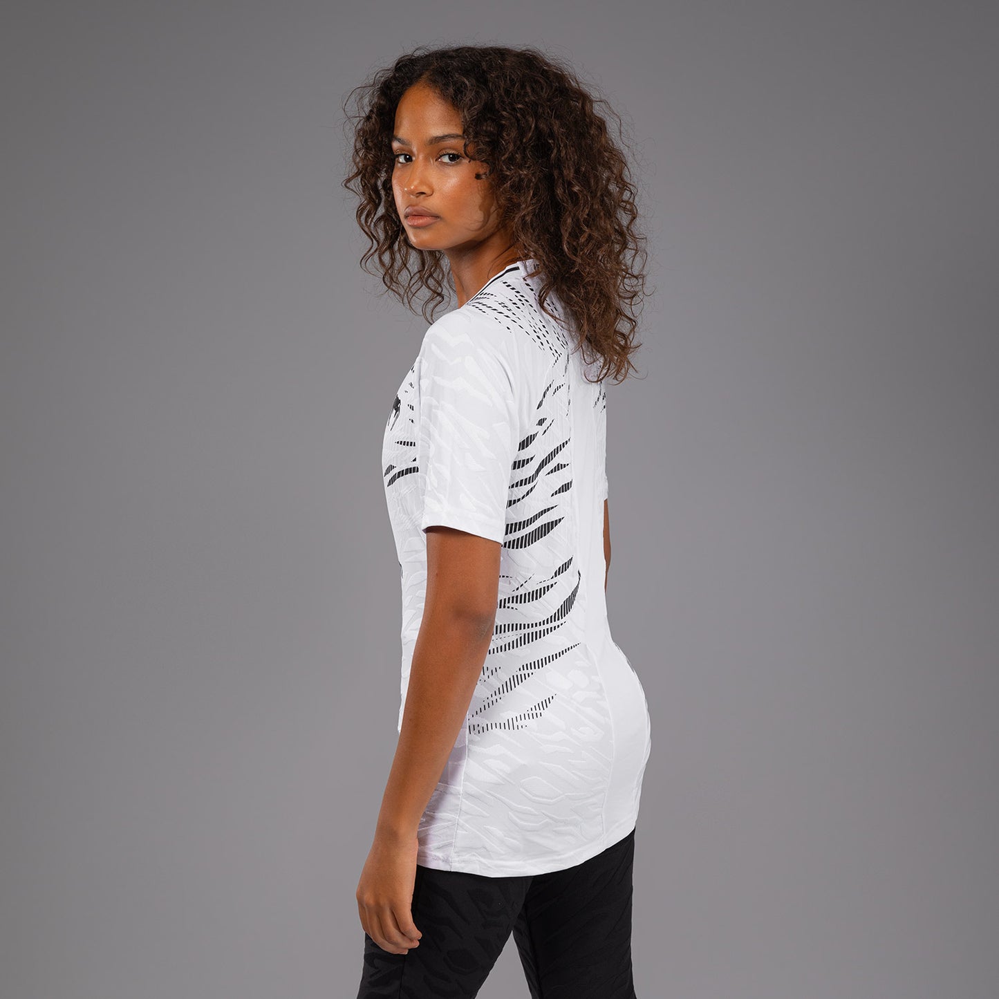 UFC Fusion by Venum Authentic Fight Night Damen Walkout Jersey - Weiß